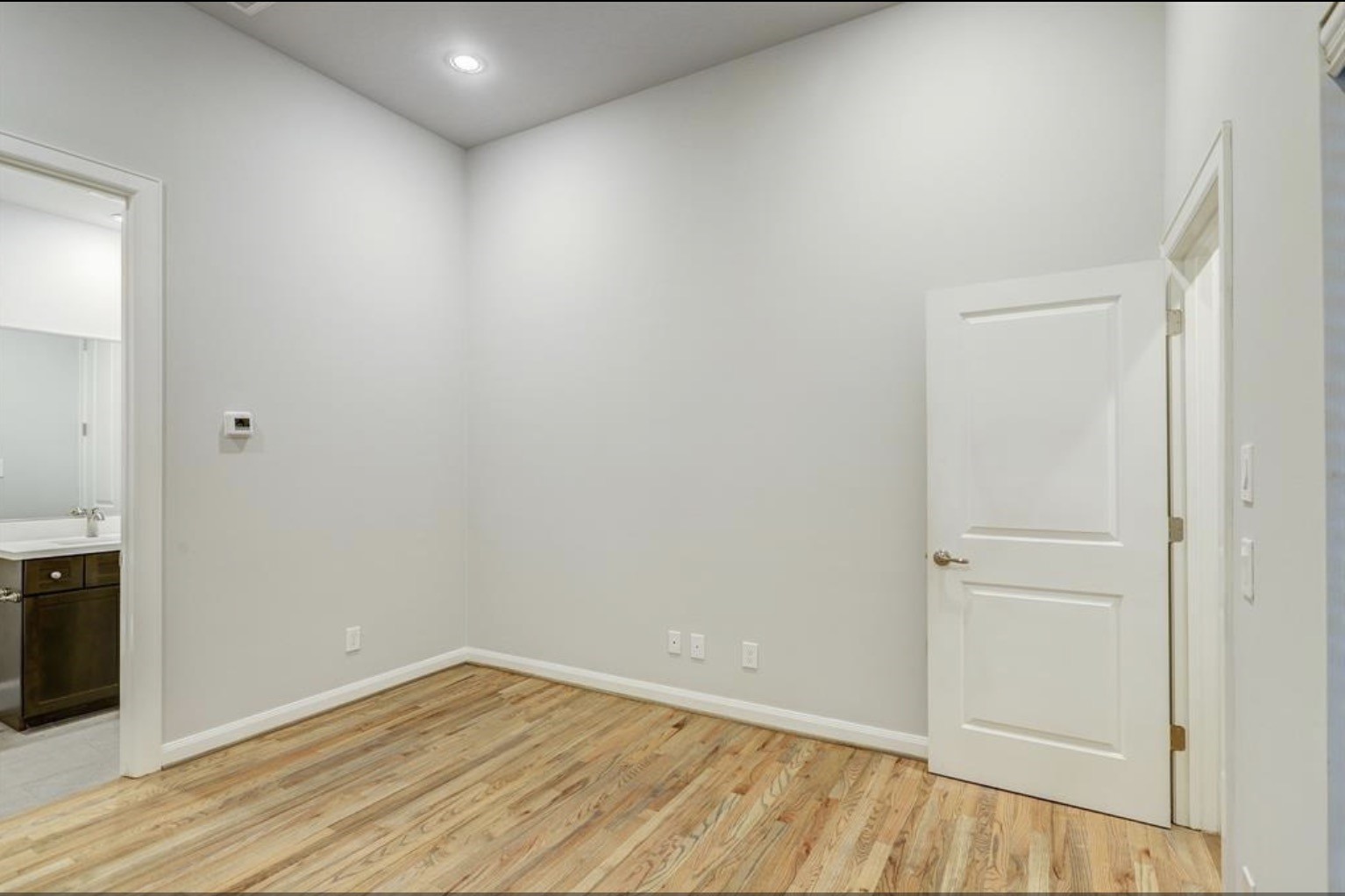 1040 W 26 Street, #B, Houston, TX 77008