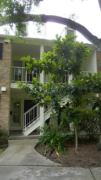 Welcome to 883 Wax Myrtle! Spacious 1/1 downstairs condo. Welcome to 883 Wax Myrtle! Spacious 1/1 downstairs condo.