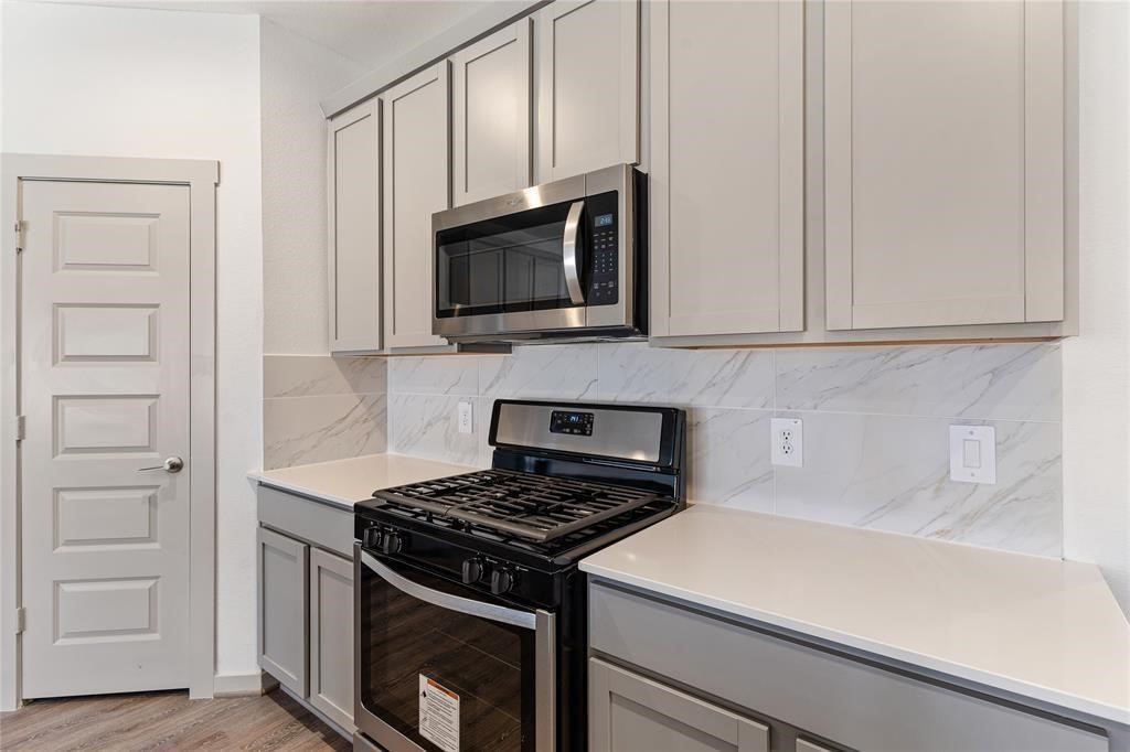 29318 Hoelzen Hollow Drive, Katy, TX 77494