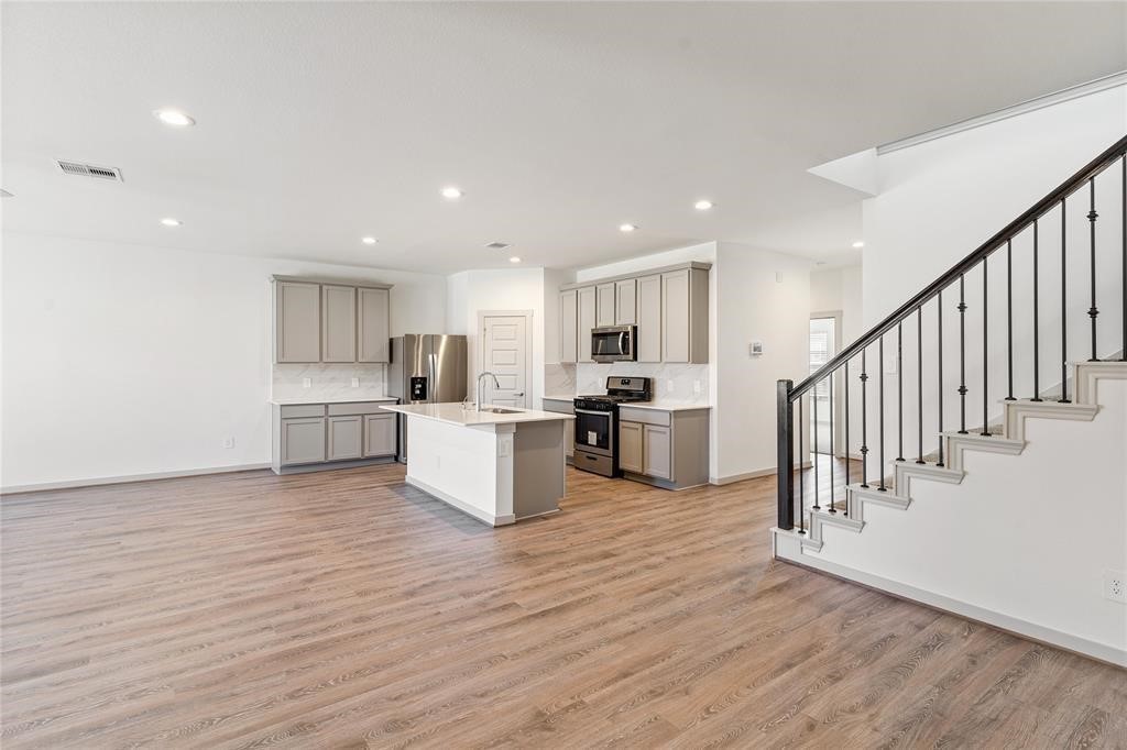 29318 Hoelzen Hollow Drive, Katy, TX 77494
