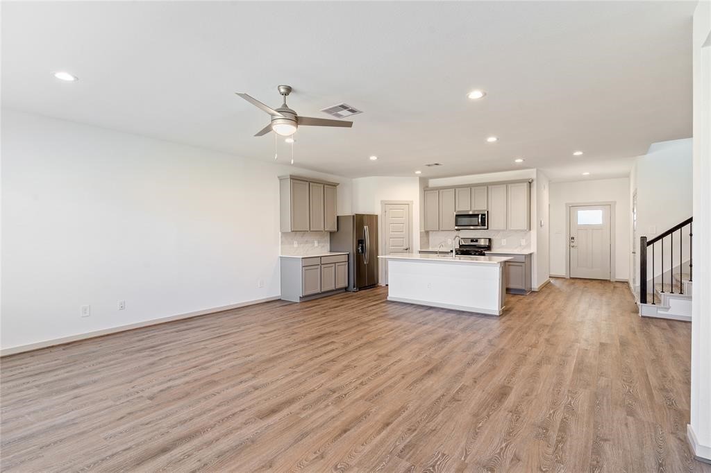 29318 Hoelzen Hollow Drive, Katy, TX 77494