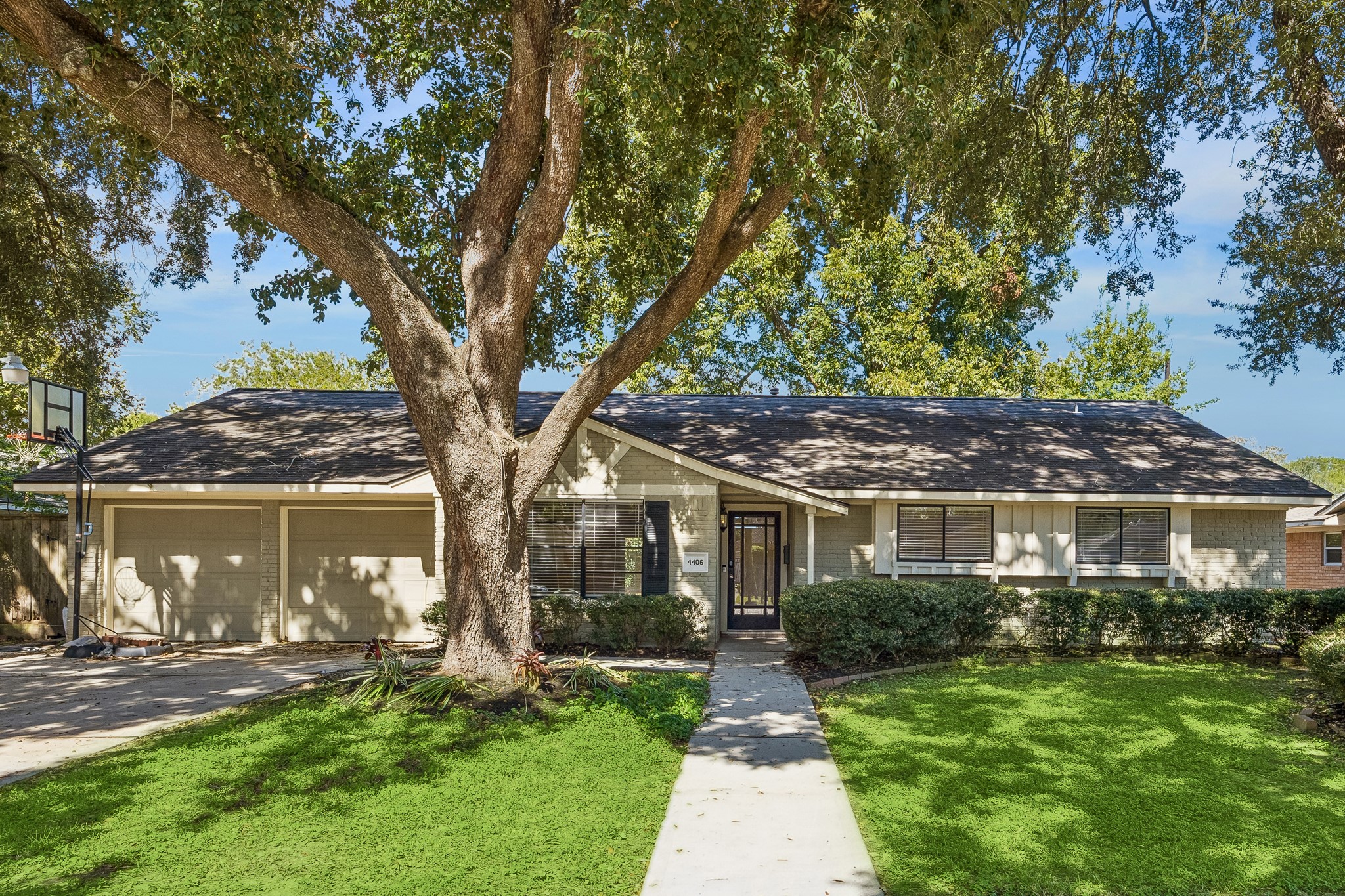 4406 Goldfinch Street, Houston, TX 77035