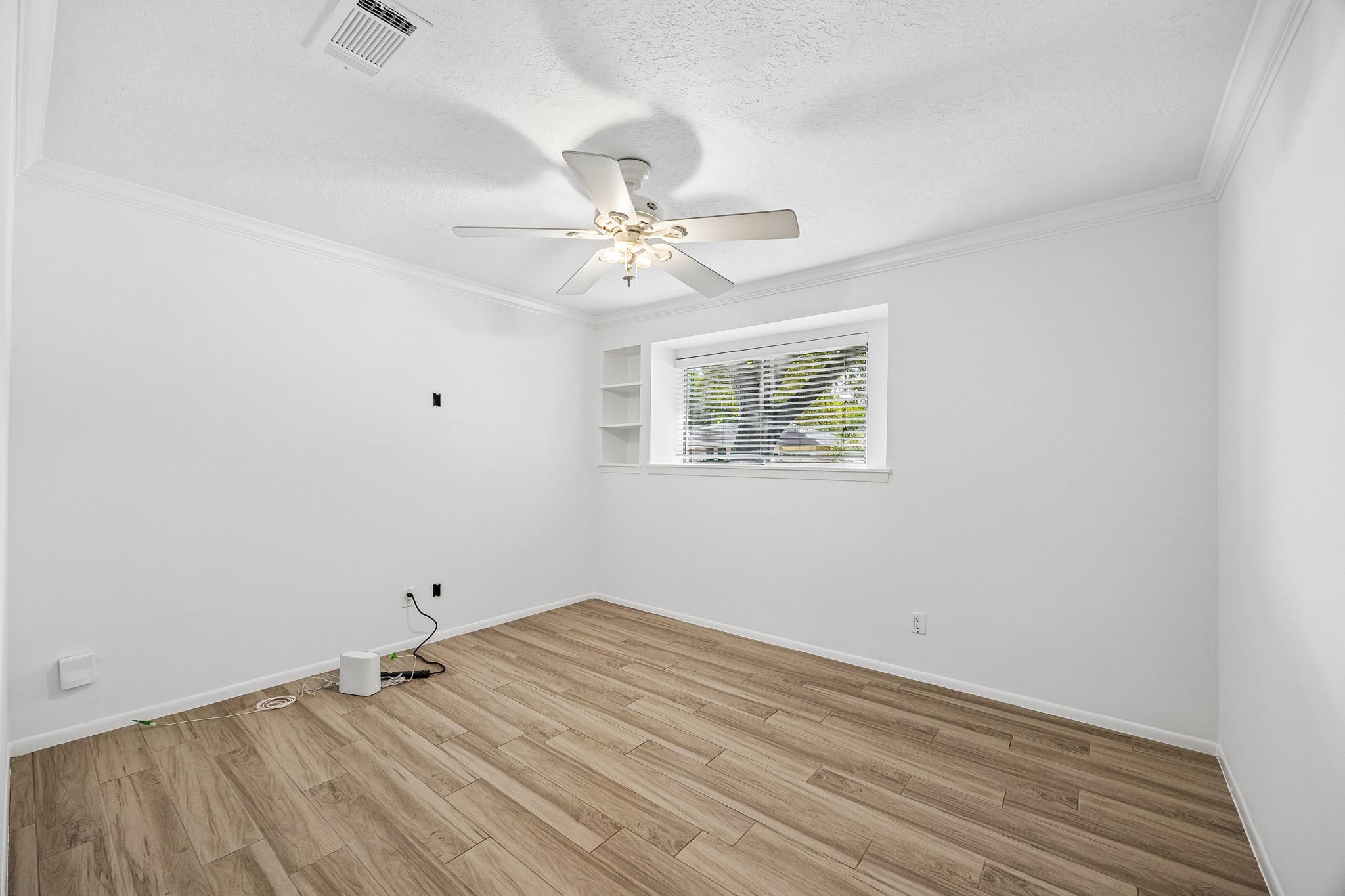 4406 Goldfinch Street, Houston, TX 77035