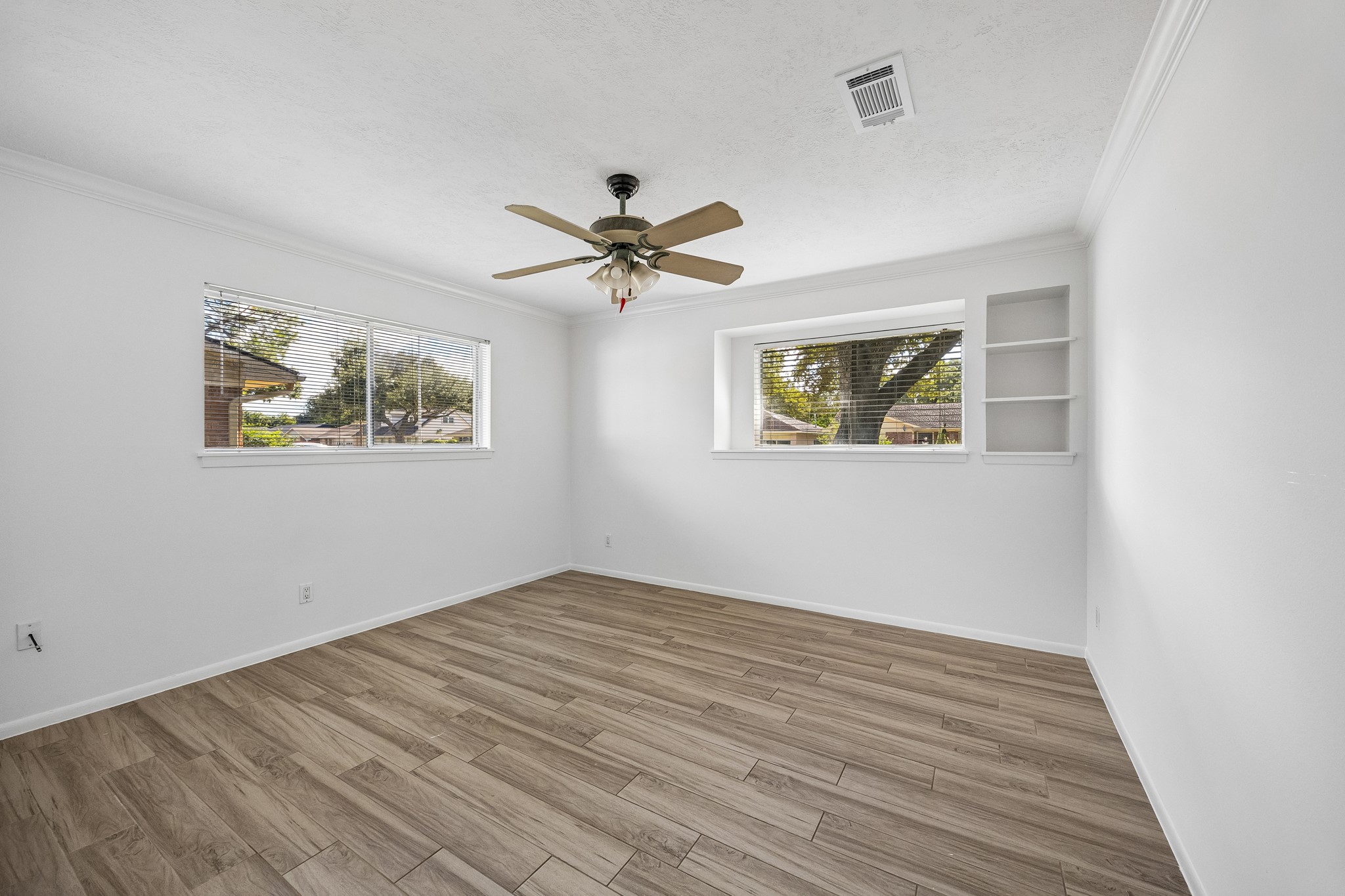4406 Goldfinch Street, Houston, TX 77035