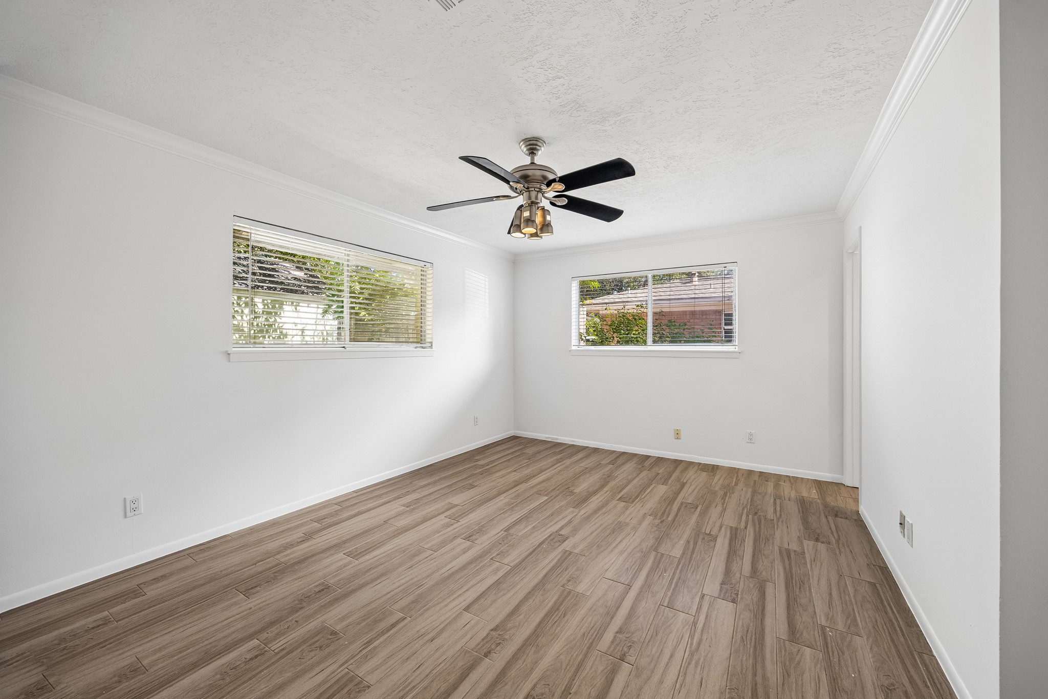 4406 Goldfinch Street, Houston, TX 77035