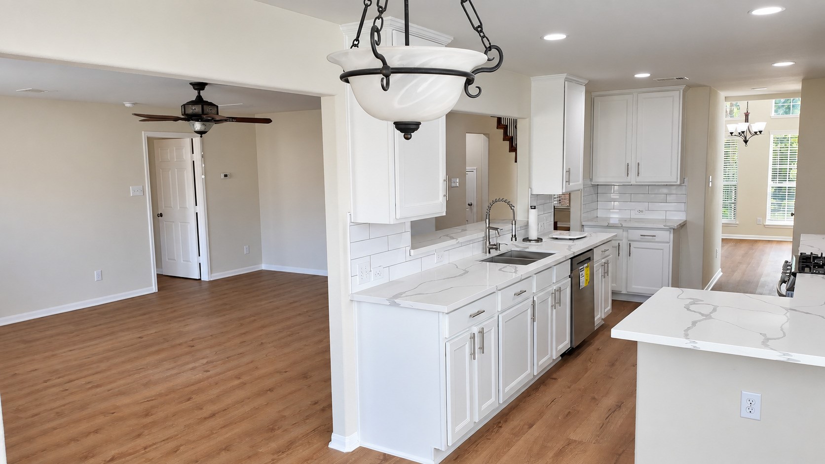4713 HIGH CREEK CT, Alvin, TX 77511