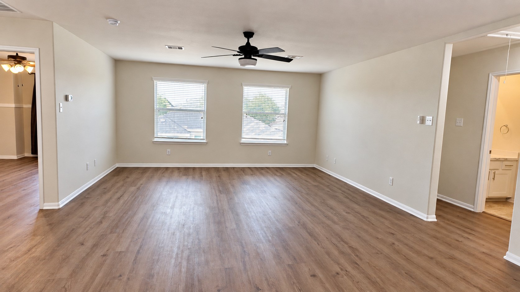 4713 HIGH CREEK CT, Alvin, TX 77511