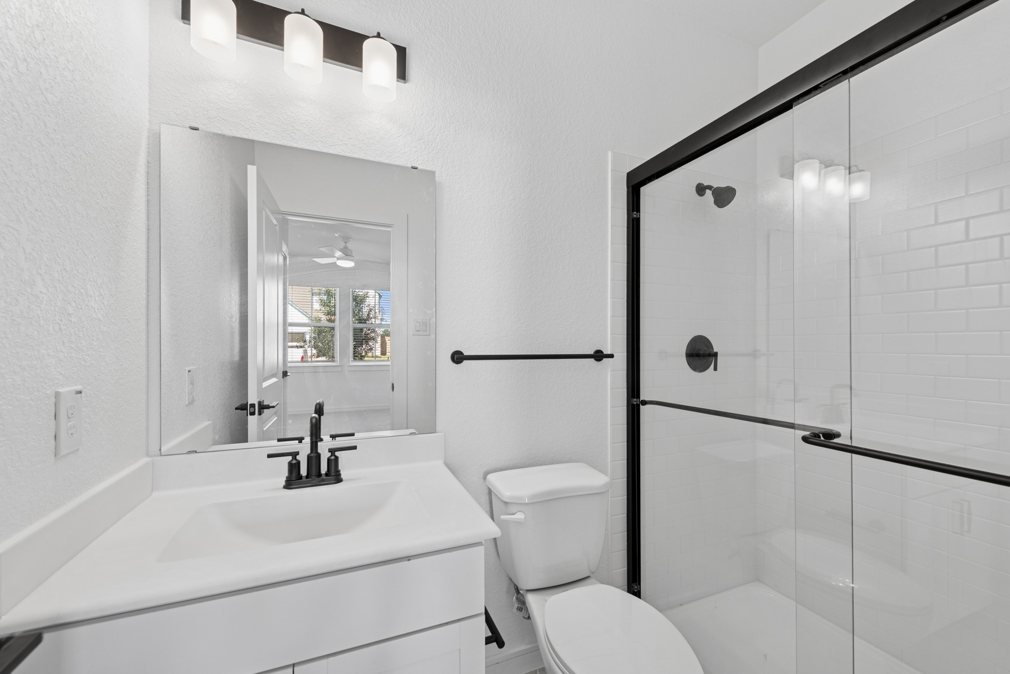 Extra Suite bath (*Photo not of actual home and used for illustration purposes only.)