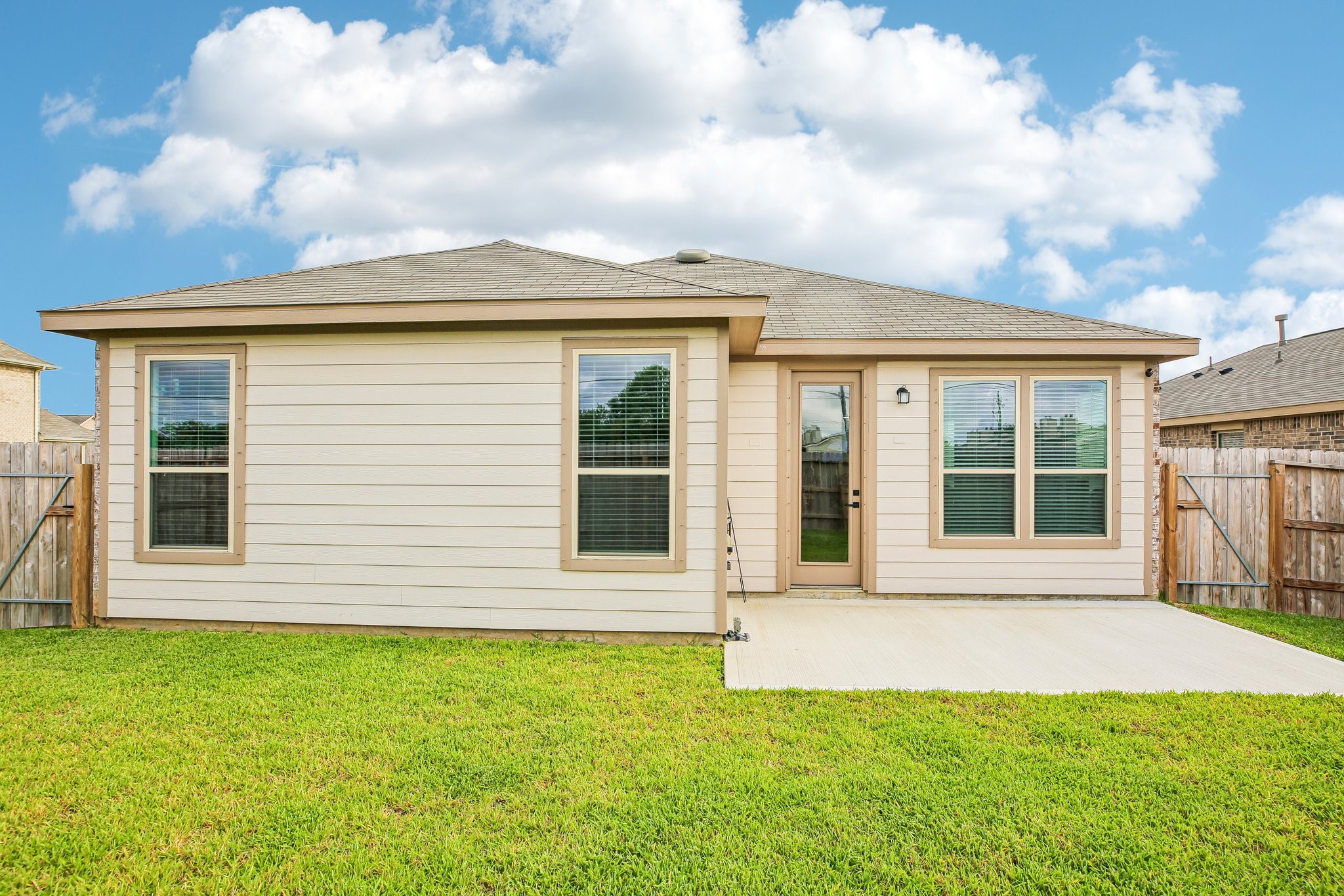 1717 Vista Luna Drive, Texas City, TX 77591