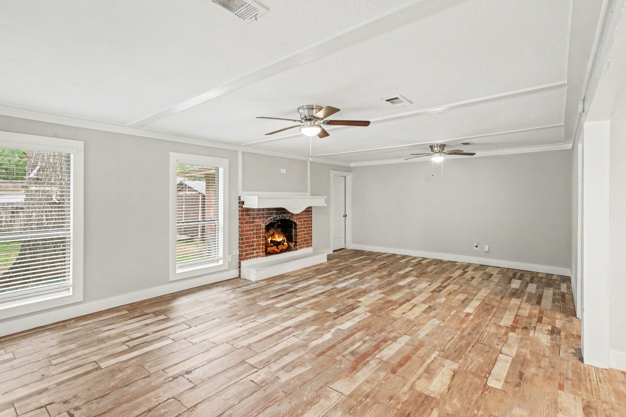 214 Hillside Court, Spring, TX 77386