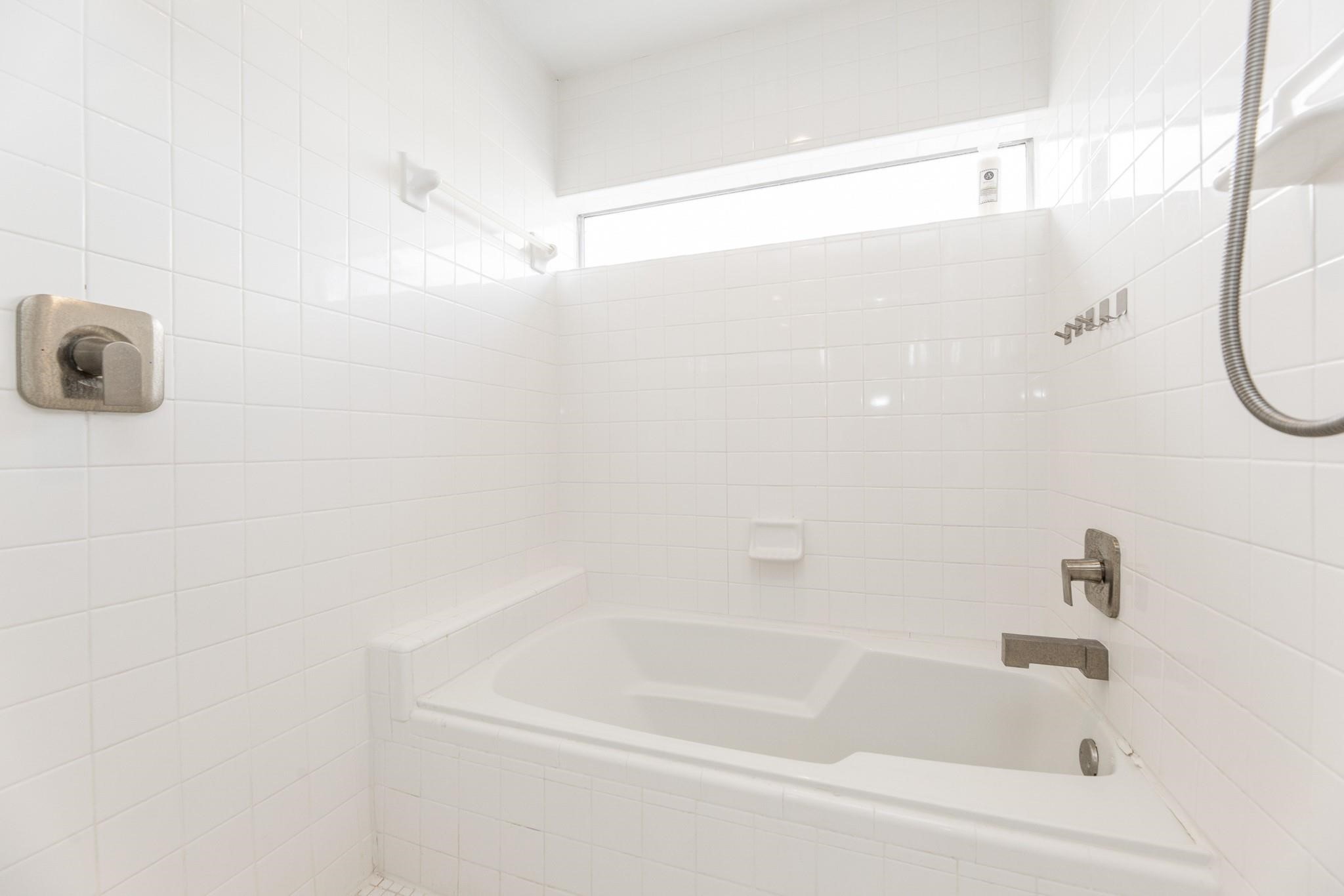 2714 Chenevert Street, Houston, TX 77004