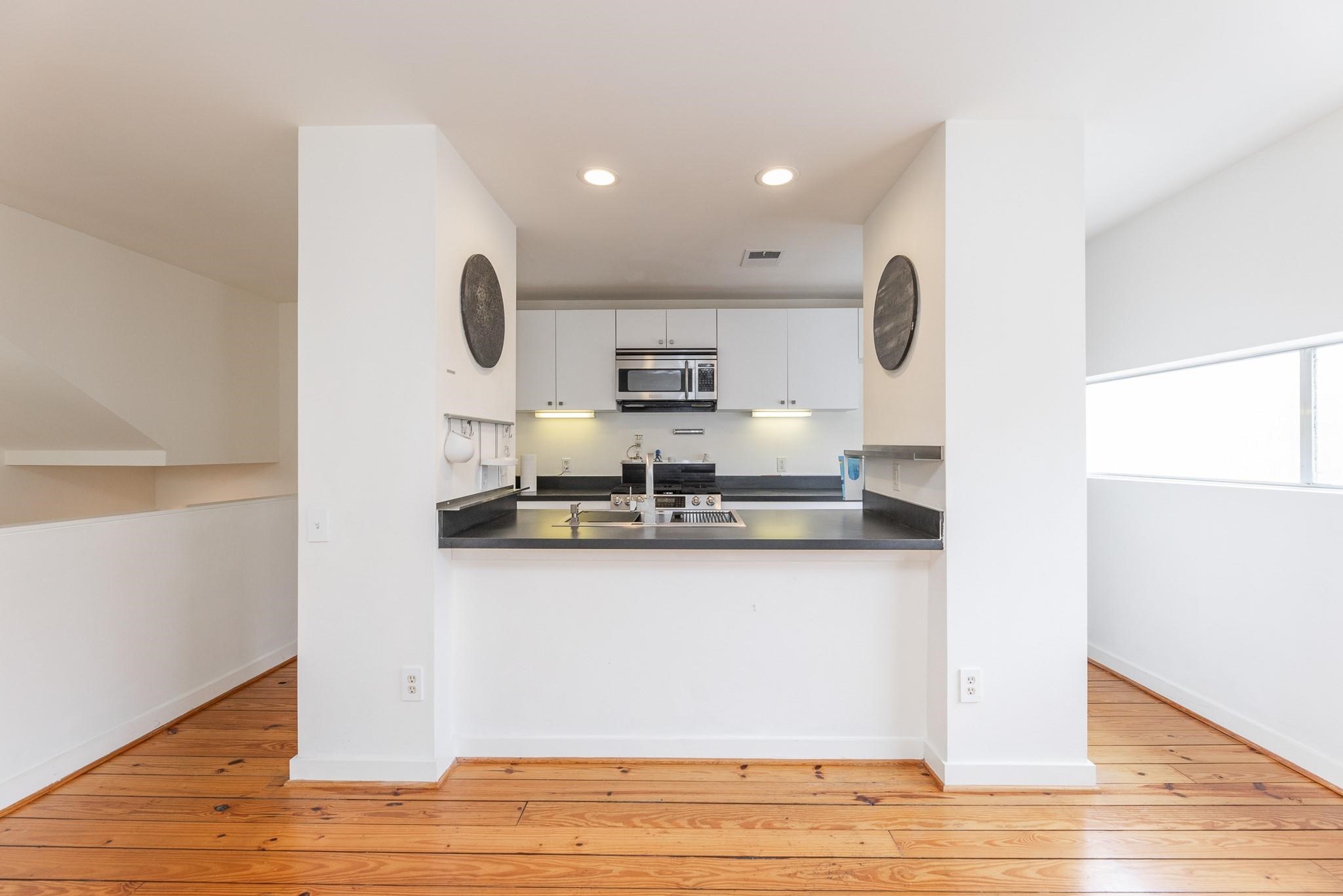 2714 Chenevert Street, Houston, TX 77004