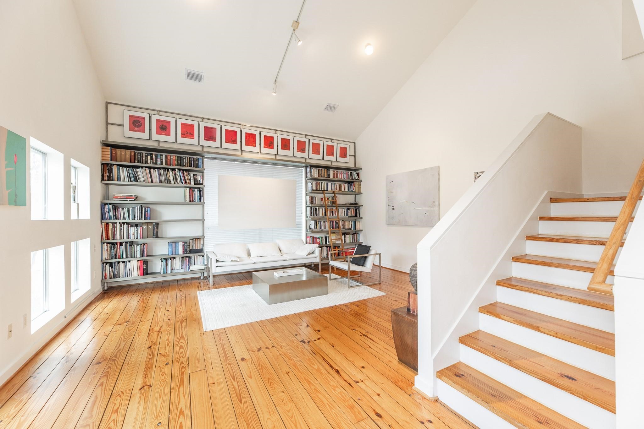 2714 Chenevert Street, Houston, TX 77004