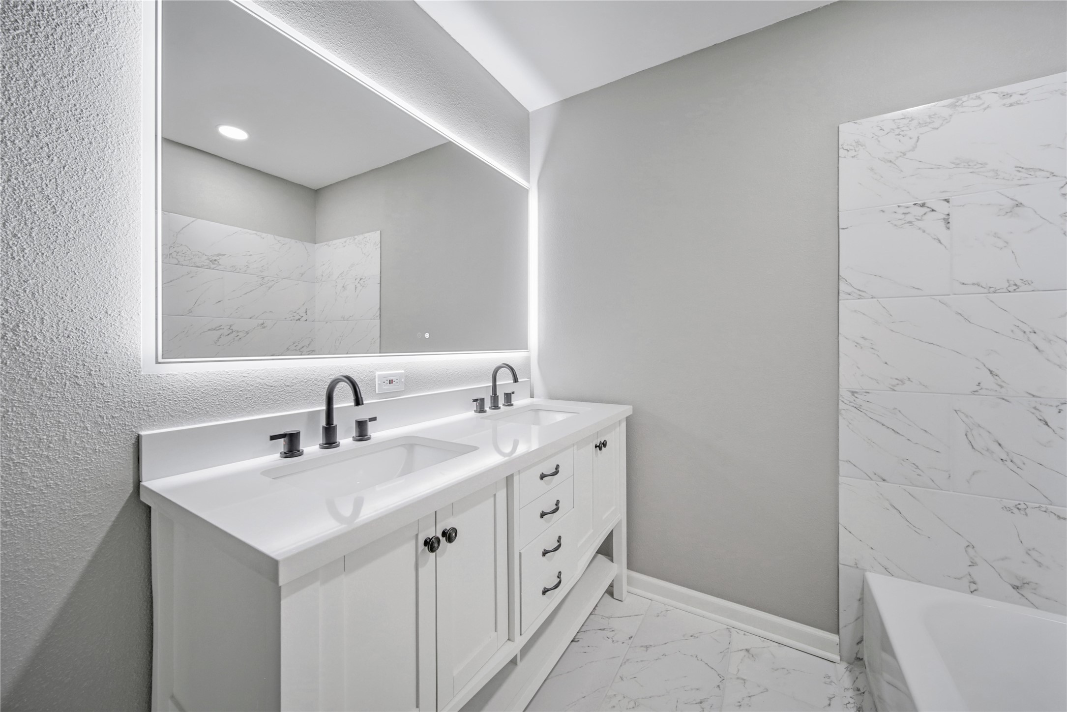 4614 Edgemore St Street, Santa Fe, TX 77517