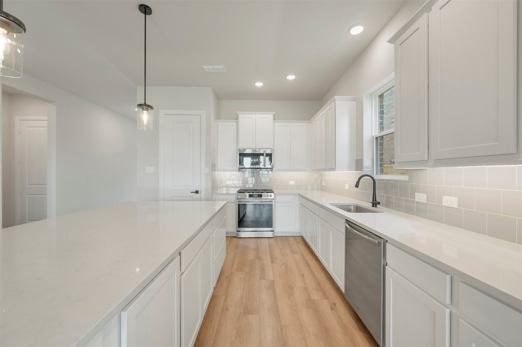 7022 Salt Dome Drive, League City, TX 77546
