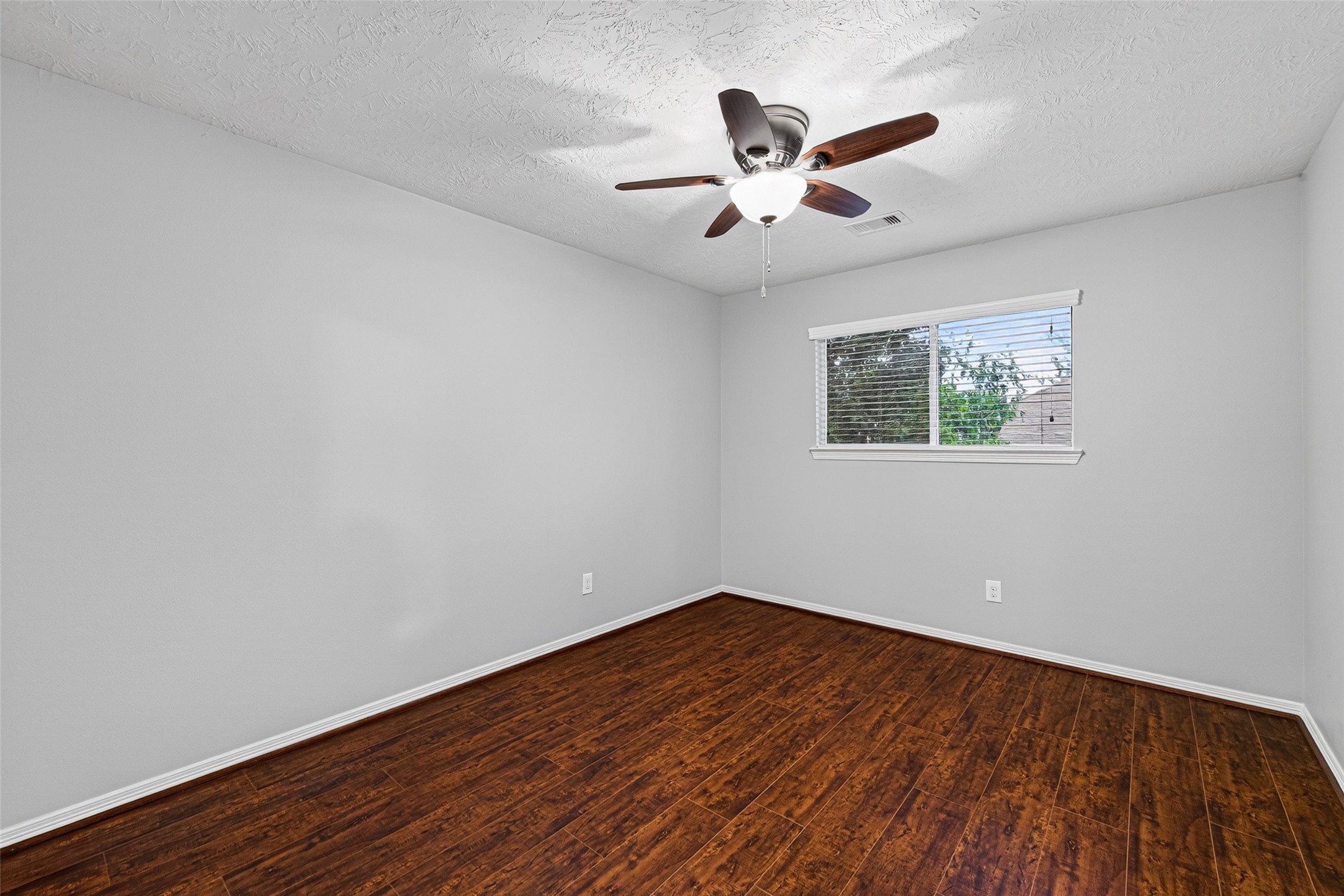 Upstairs bedroom.