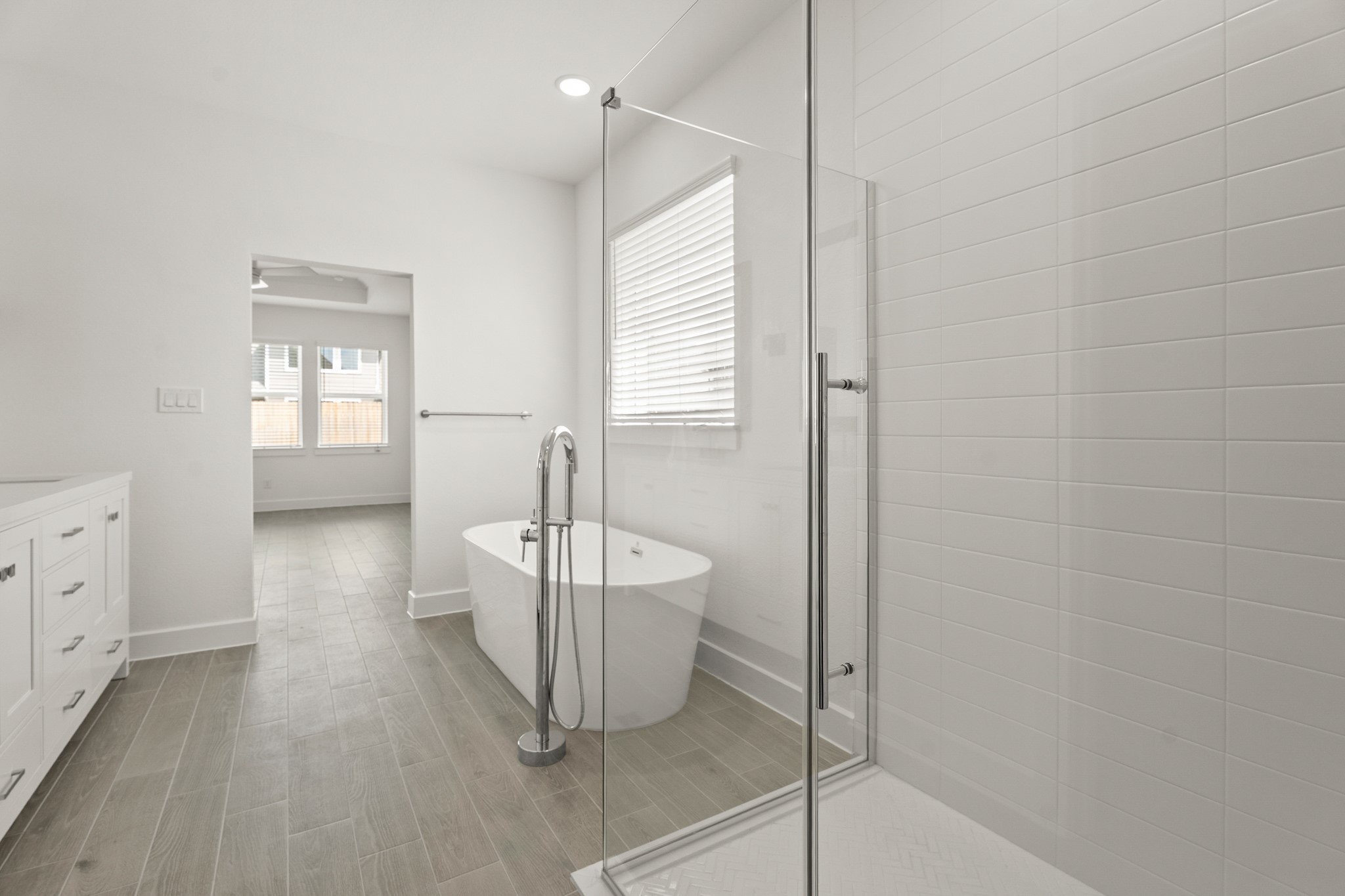 Luxurious primary bath (*Photo not of actual home and used for illustration purposes only.)