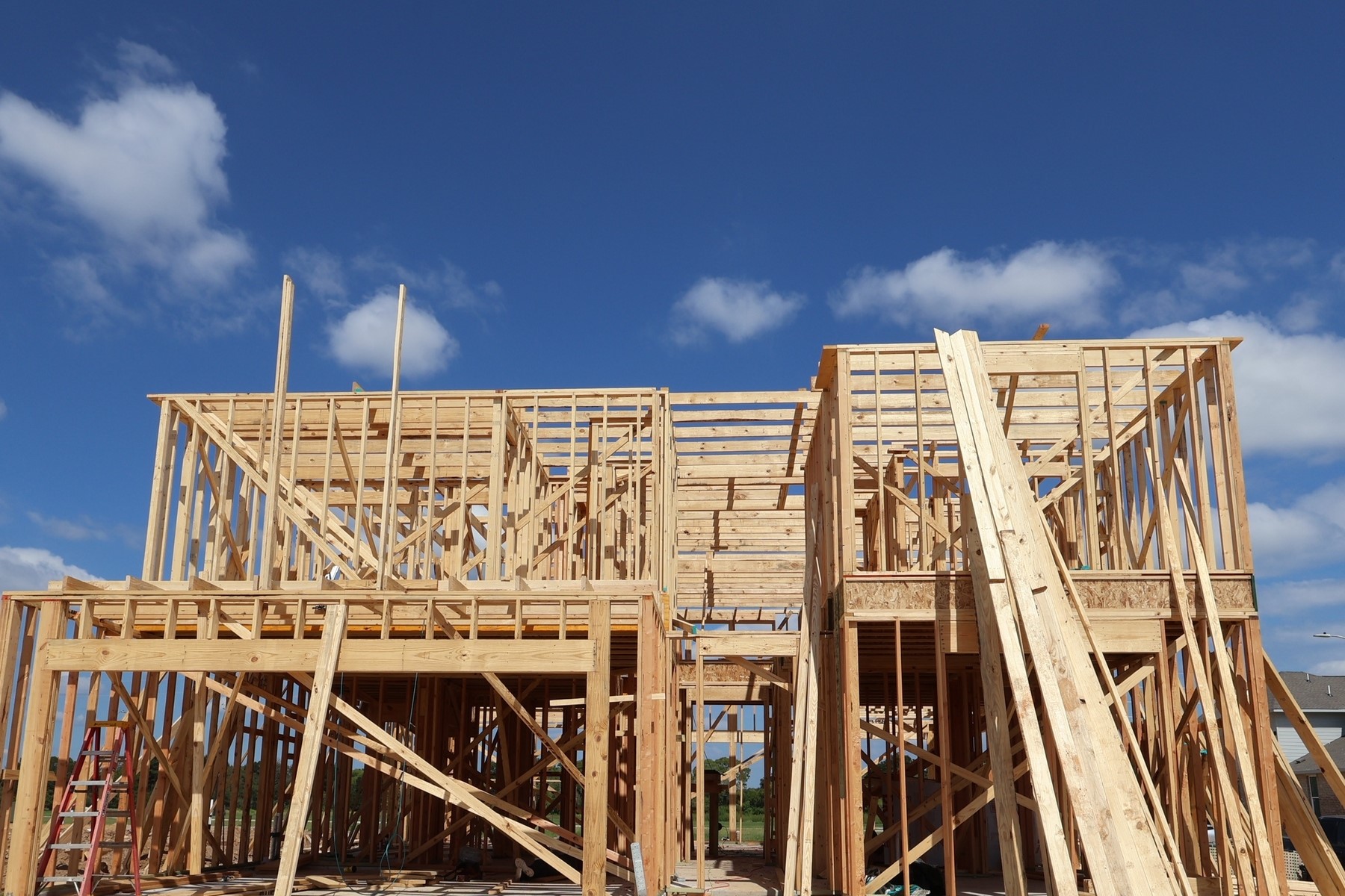Two story home with 4 beds, 3.5 baths, and 2 car garage
