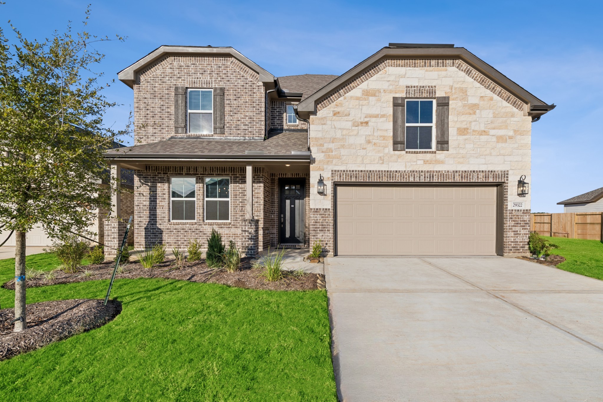 *Photo is for illustrative purposes only and may not depict the actual home. Features, materials, colors, and specifications may vary.* *Photo is for illustrative purposes only and may not depict the actual home. Features, materials, colors, and specifications may vary.*