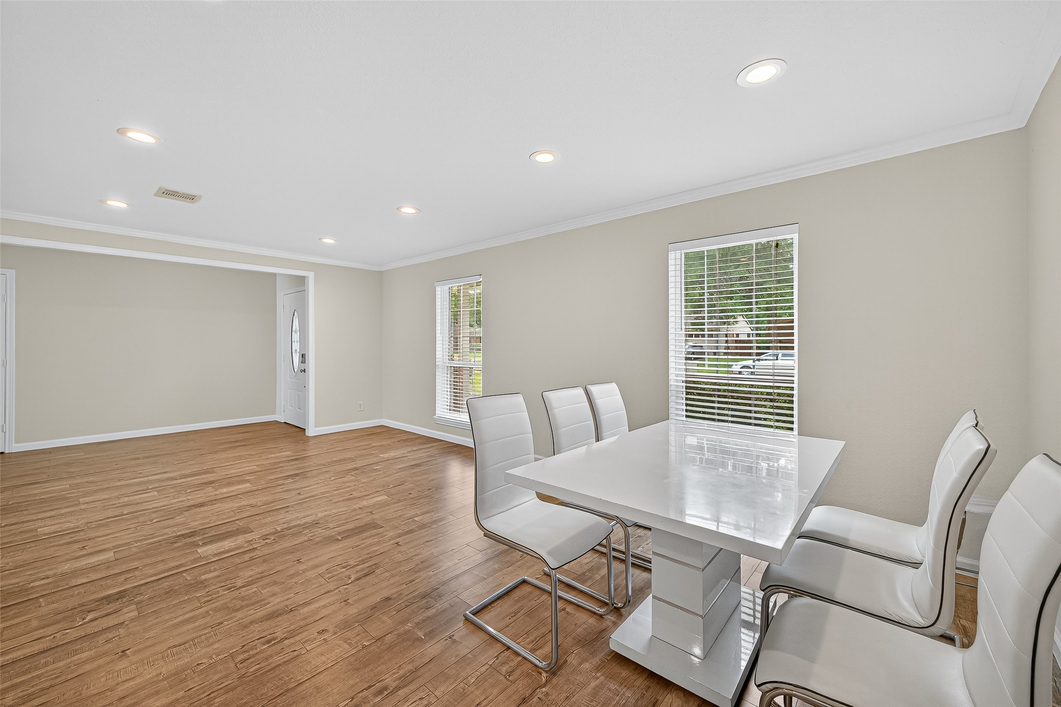 8530 Roos Road, Houston, TX 77036