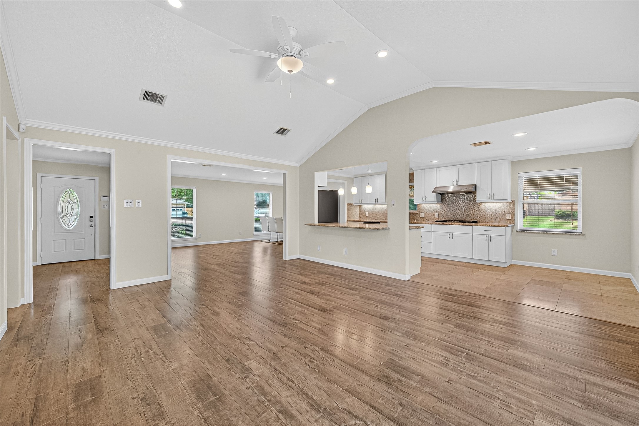 8530 Roos Road, Houston, TX 77036