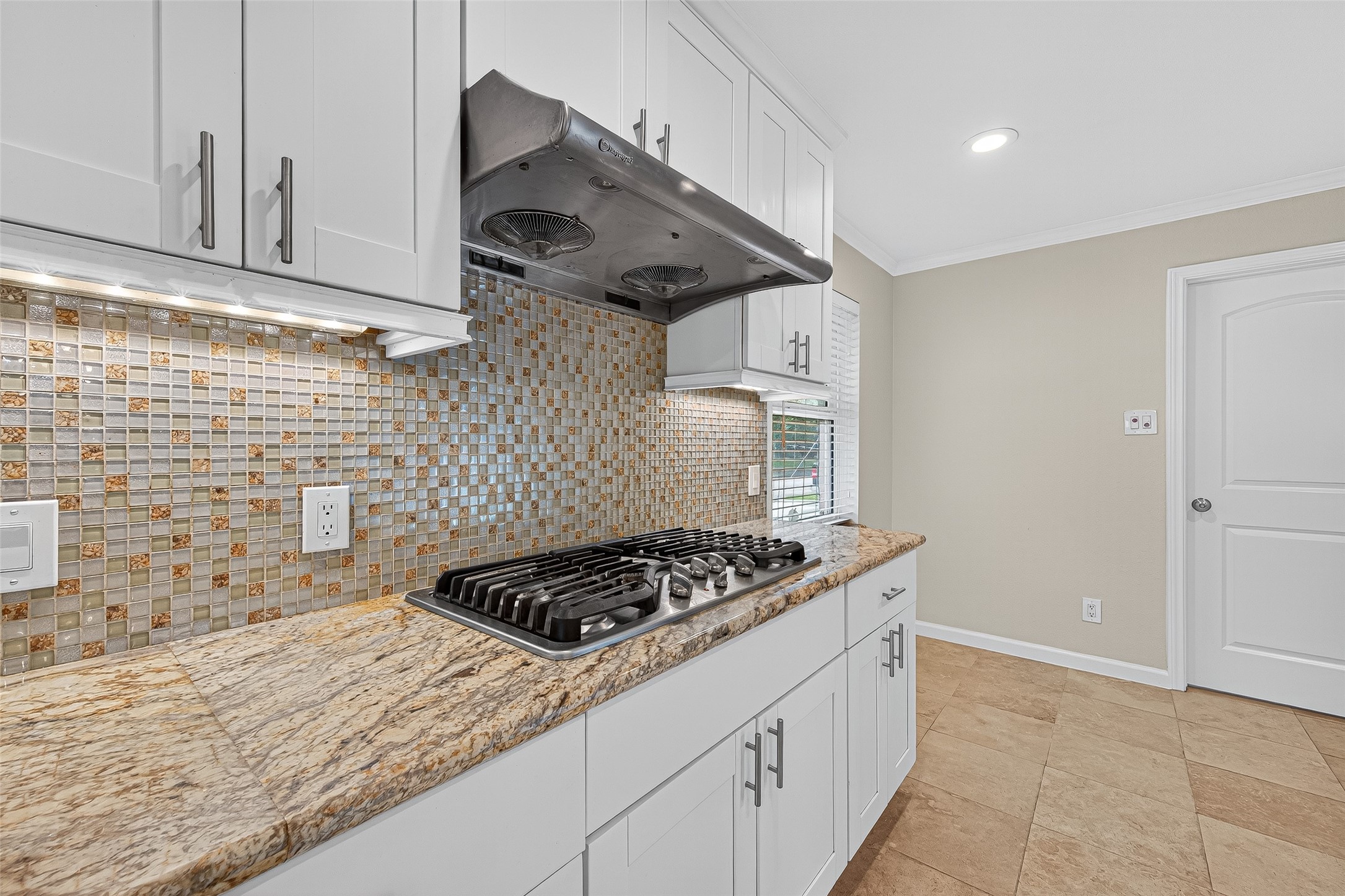 8530 Roos Road, Houston, TX 77036