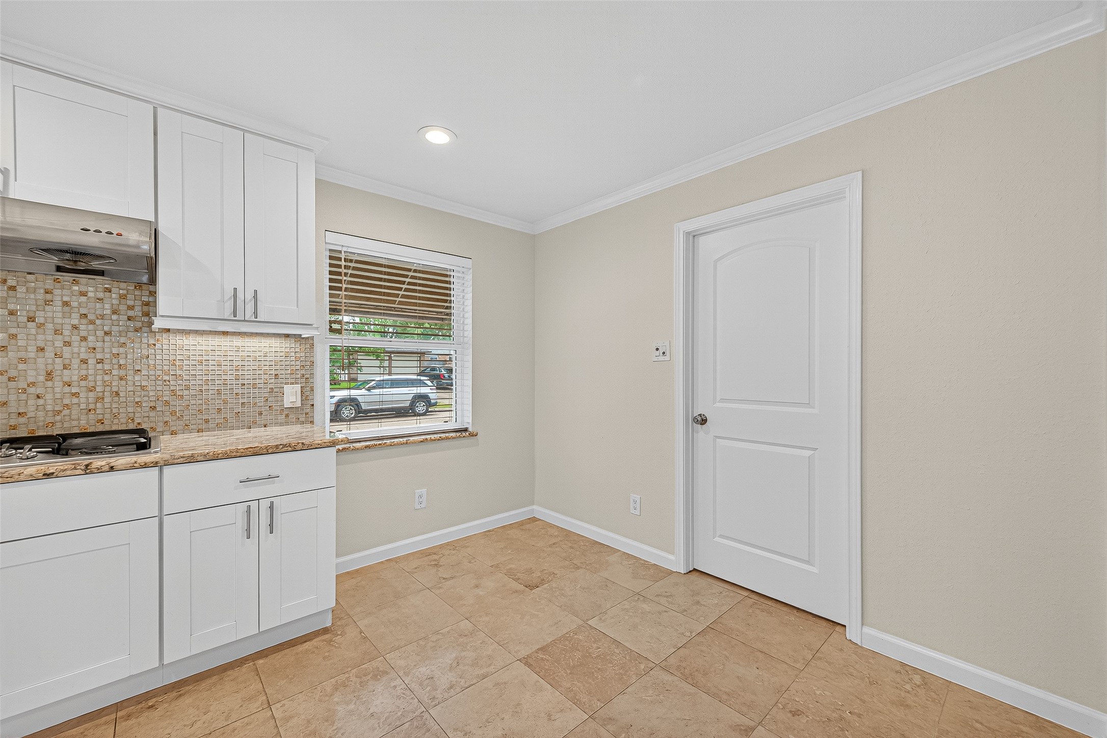 8530 Roos Road, Houston, TX 77036