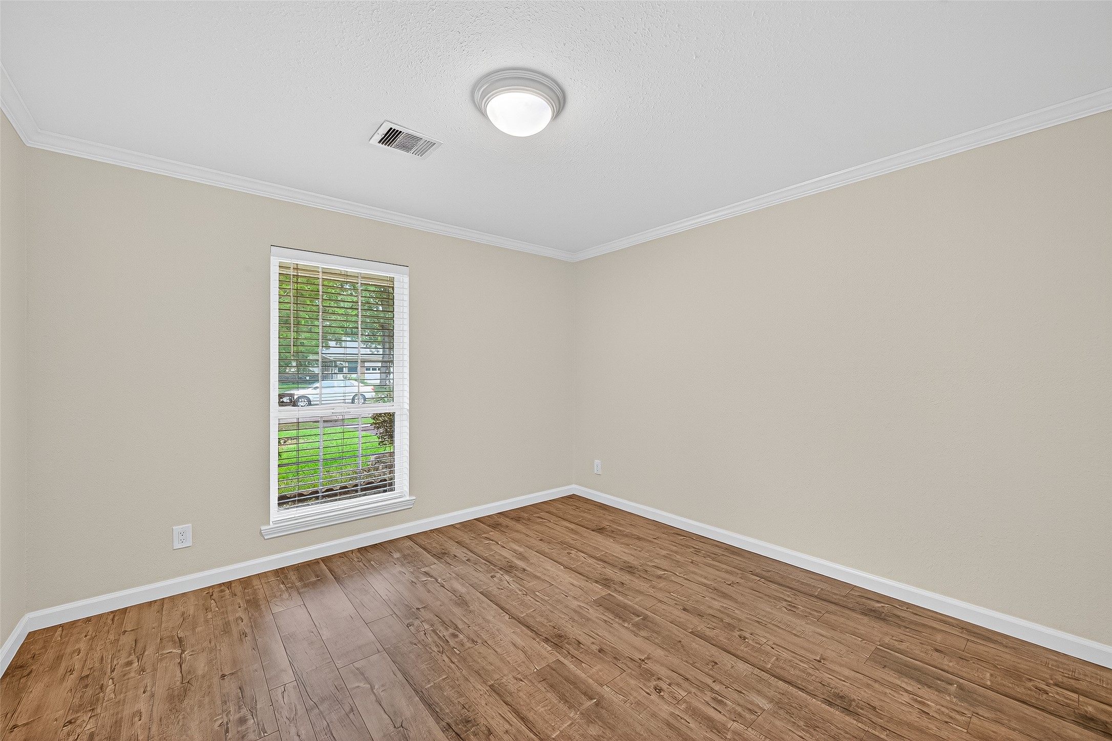 8530 Roos Road, Houston, TX 77036