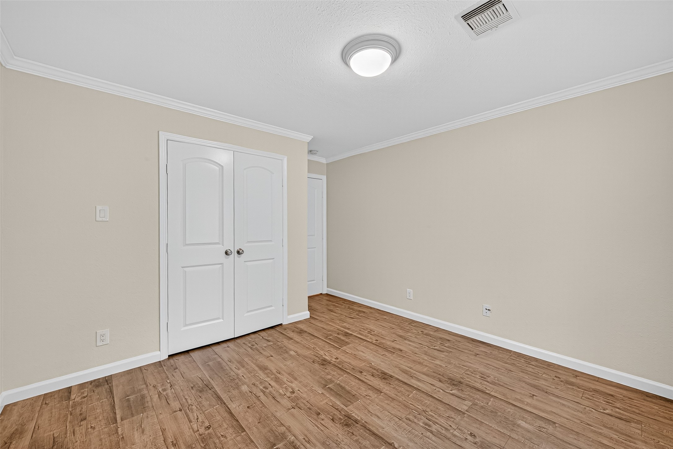 8530 Roos Road, Houston, TX 77036