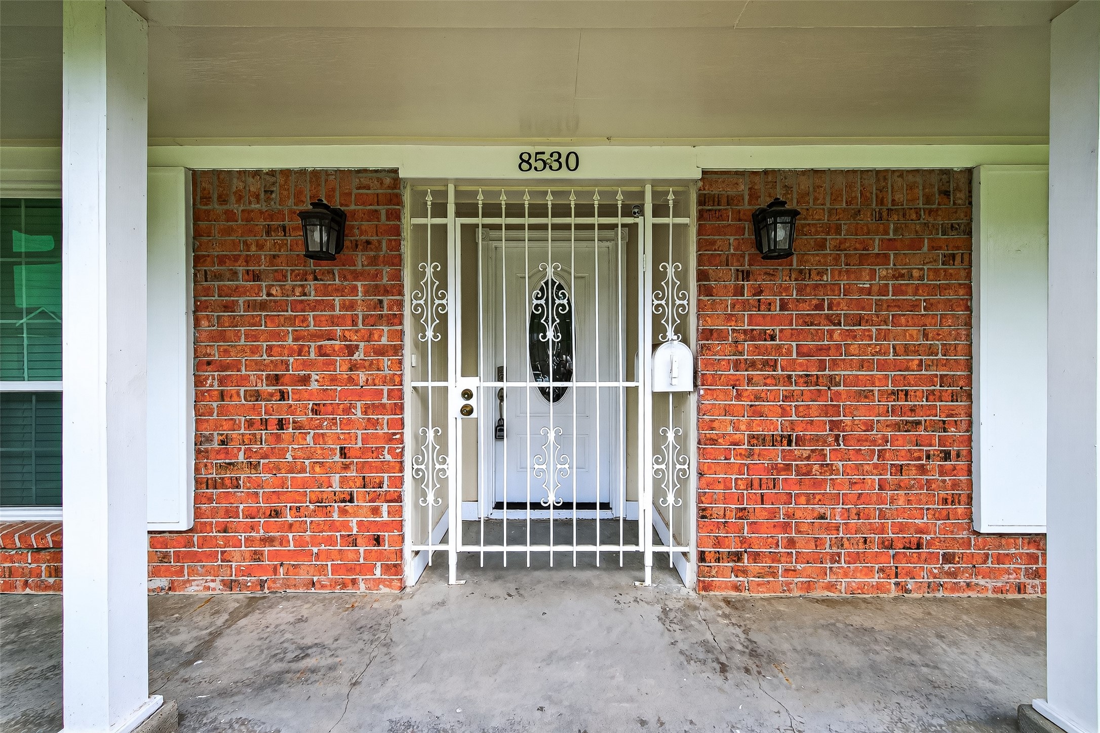 8530 Roos Road, Houston, TX 77036