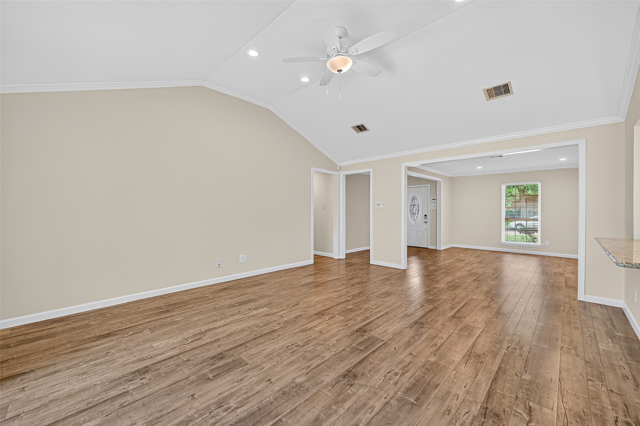 8530 Roos Road, Houston, TX 77036