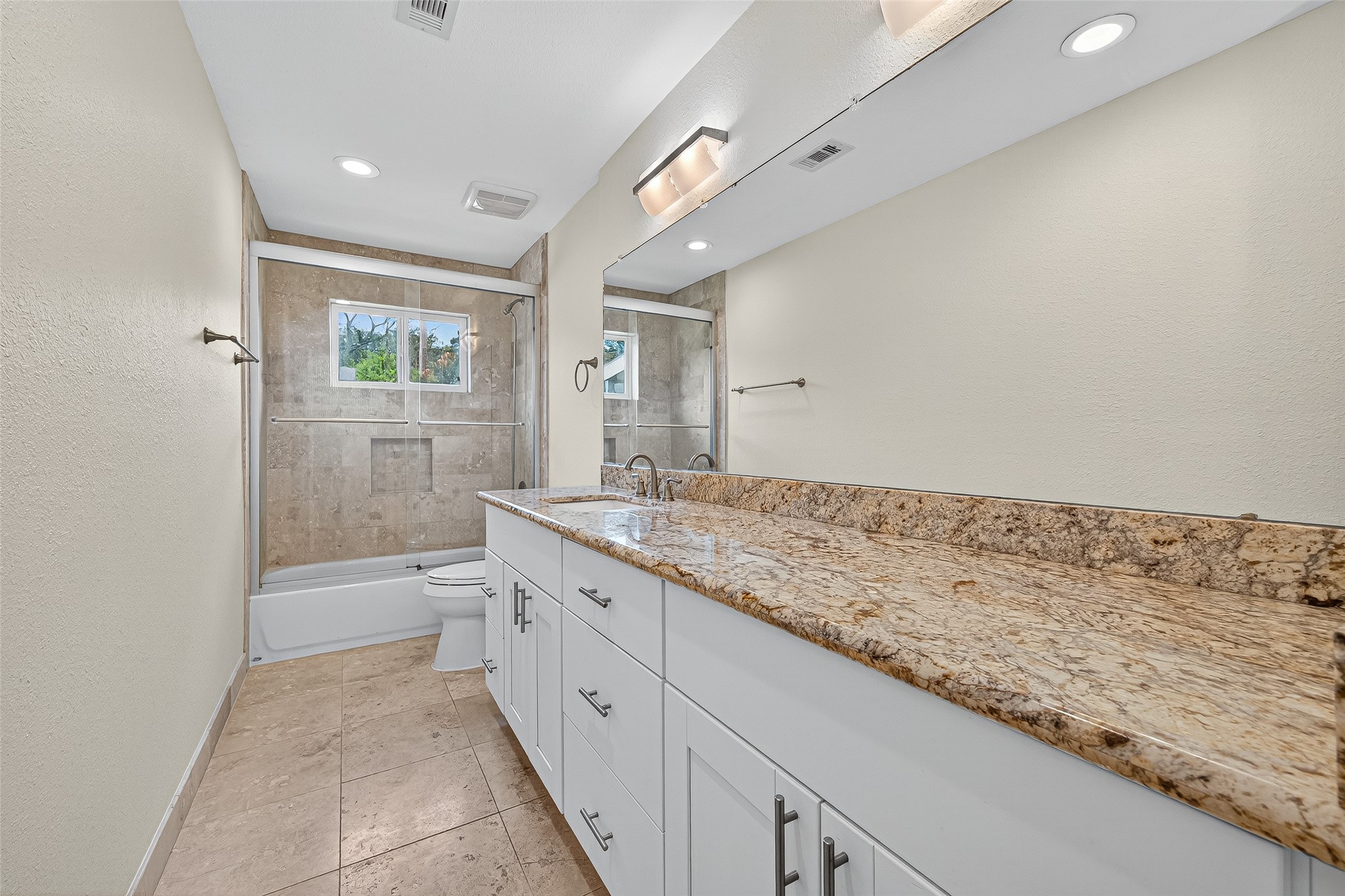 8530 Roos Road, Houston, TX 77036