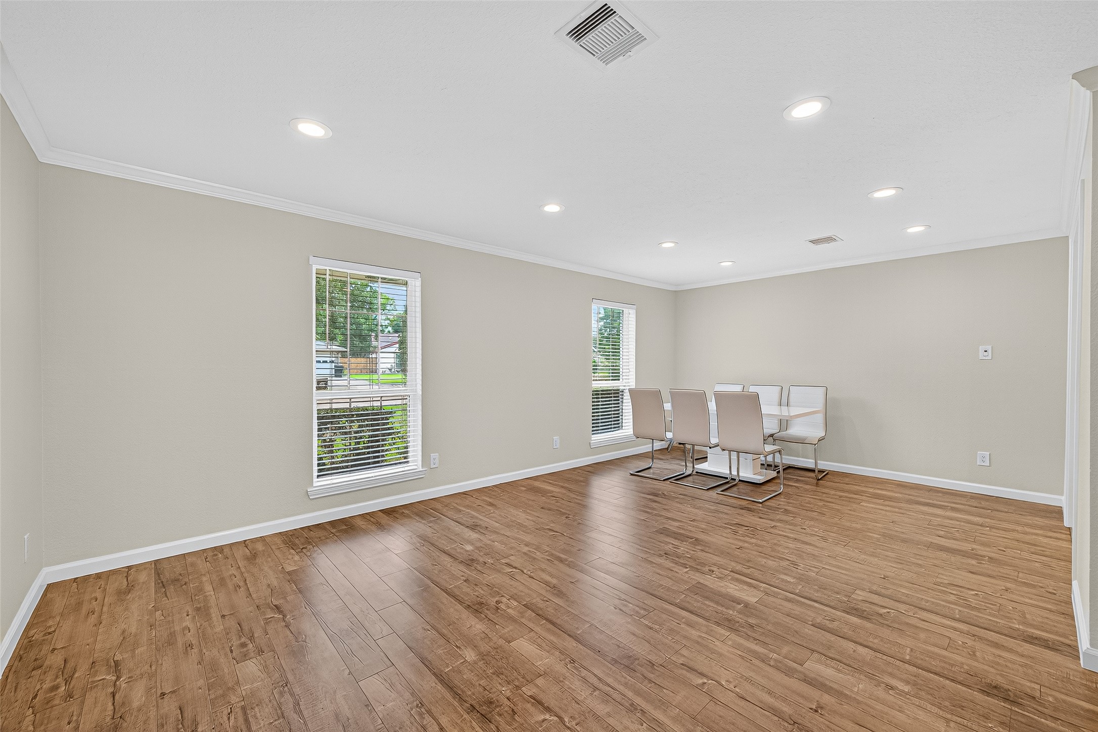 8530 Roos Road, Houston, TX 77036