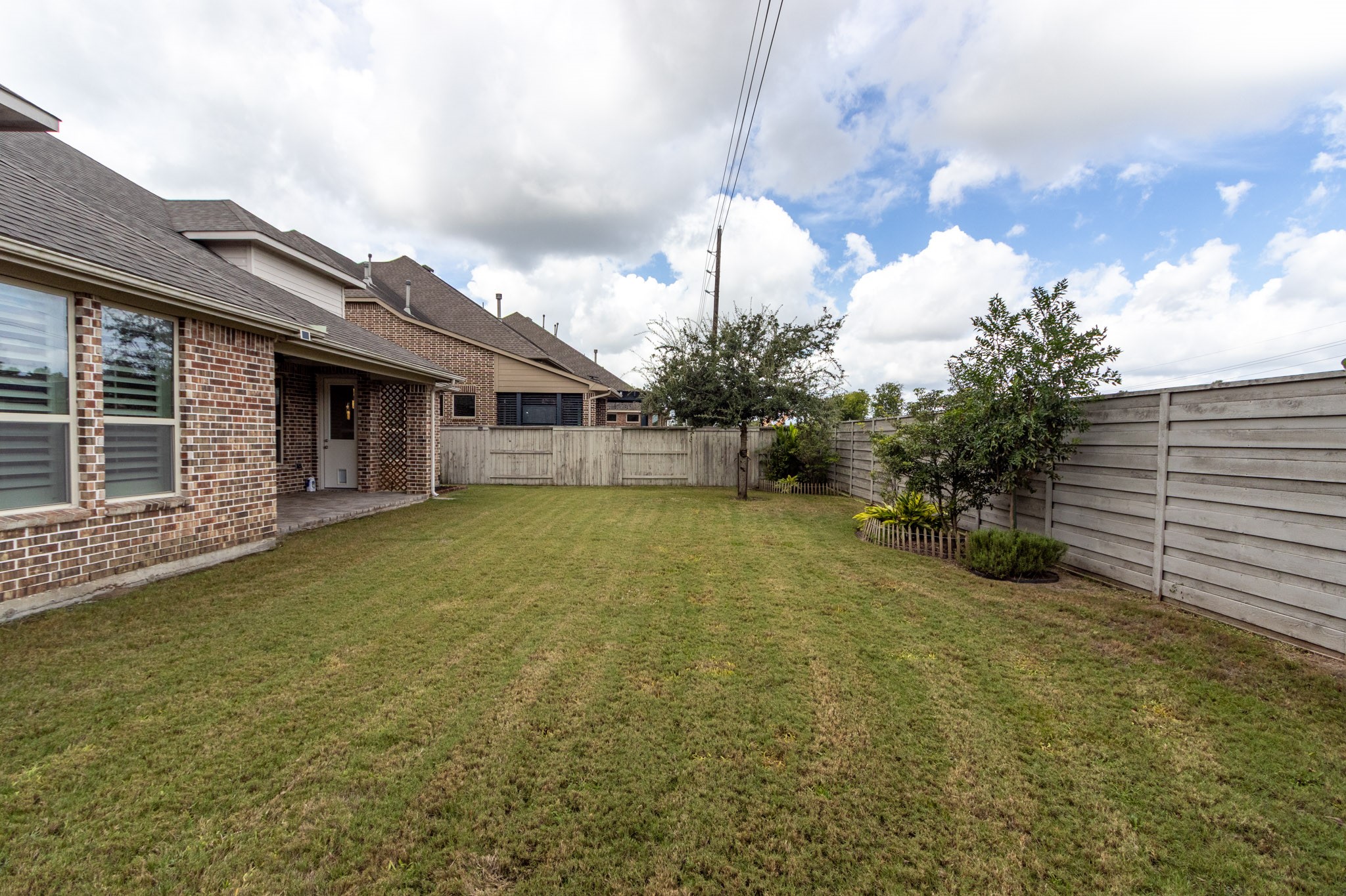 Spacious Back Yard