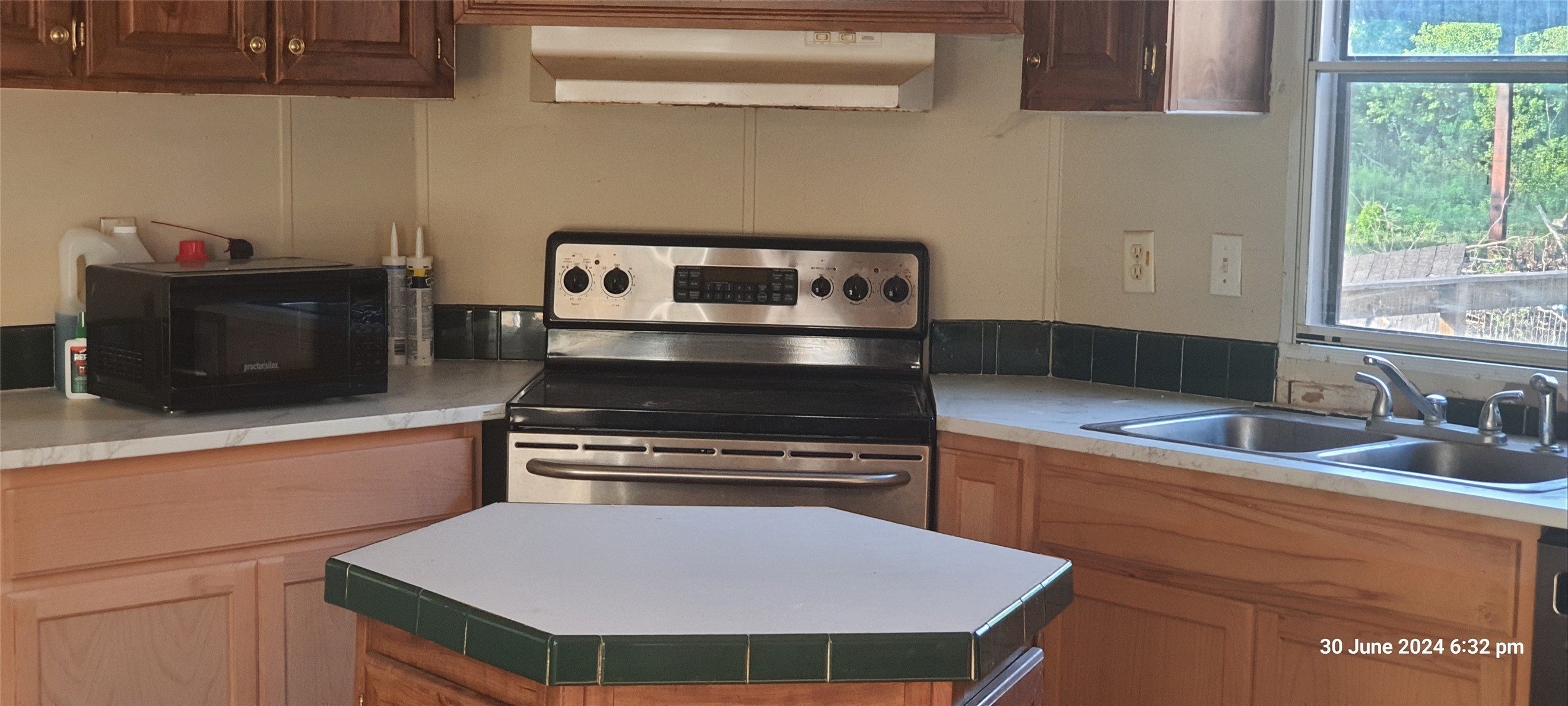 28828 Fm 1462 Road, Damon, TX 77430