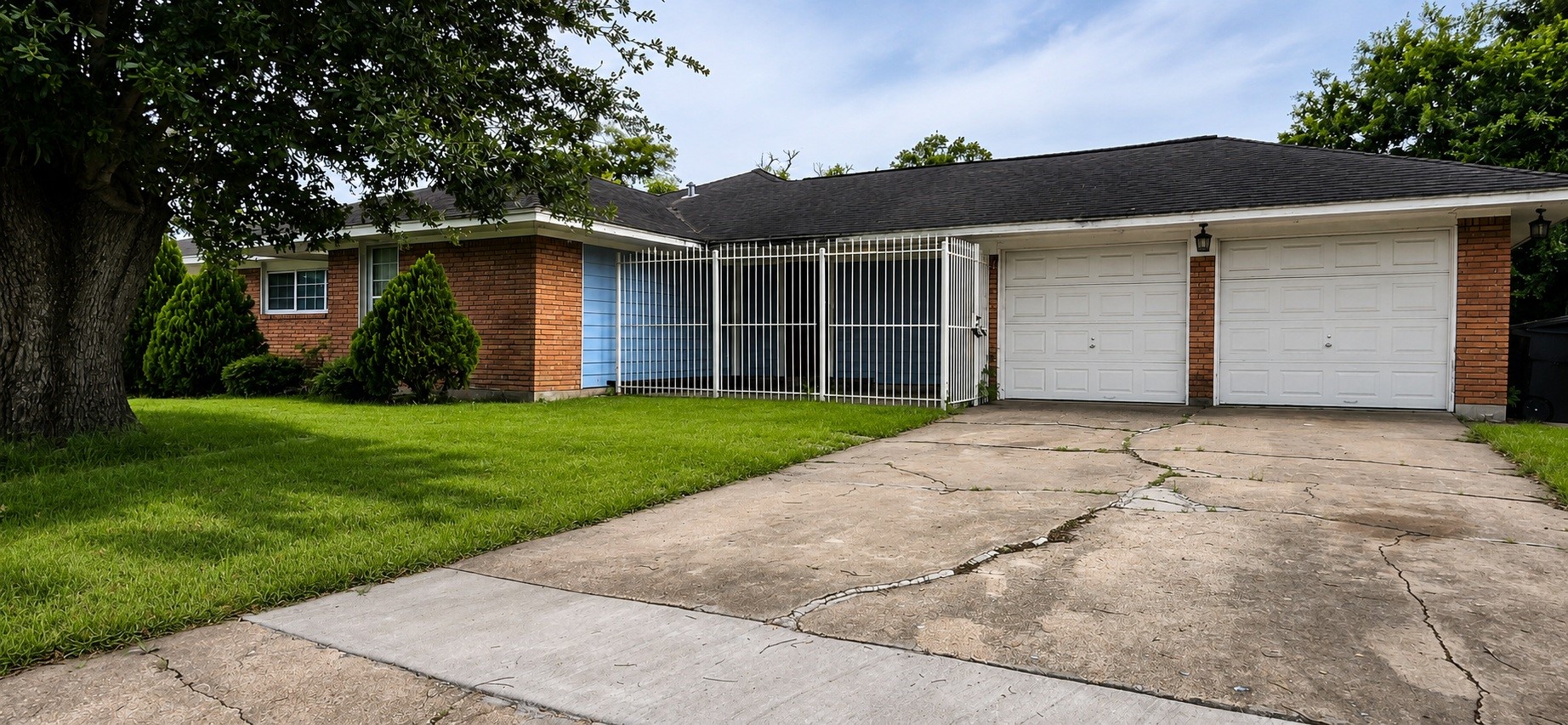 5655 Meadow Creek Lane, Houston, TX 77017 5655 Meadow Creek Lane, Houston, TX 77017