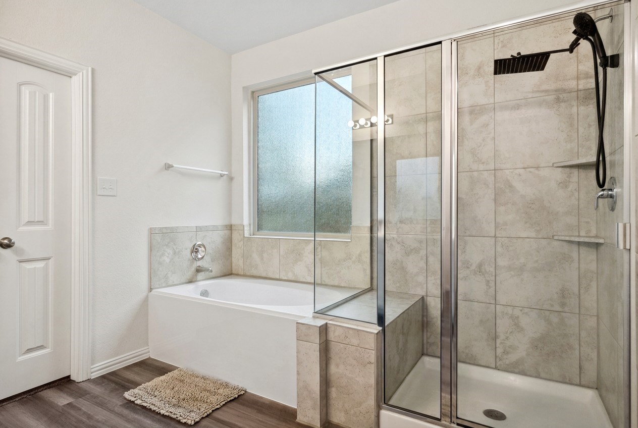 Master Bathroom Master Bathroom