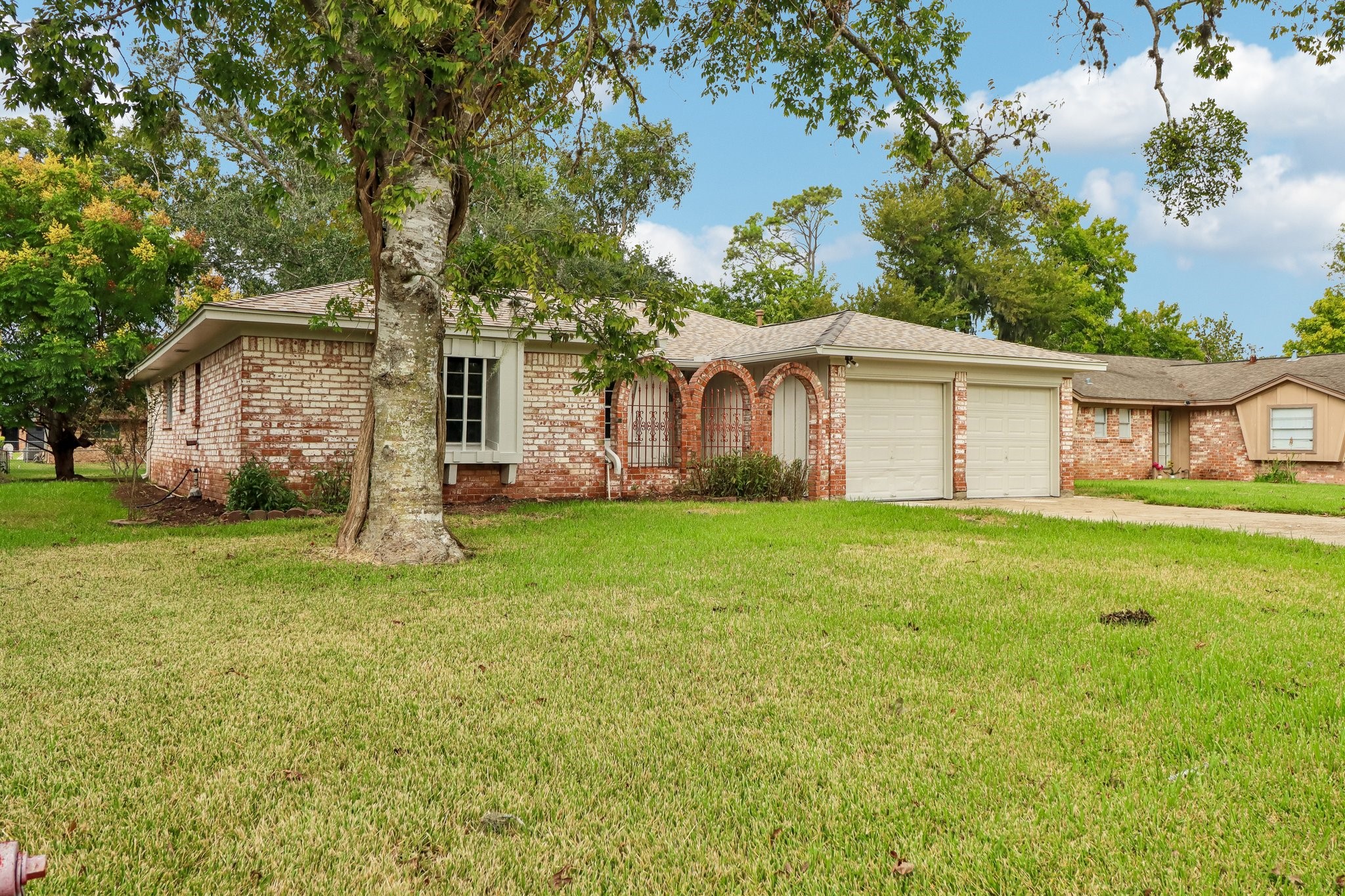 727 Hollyhock Street, Richwood, TX 77531