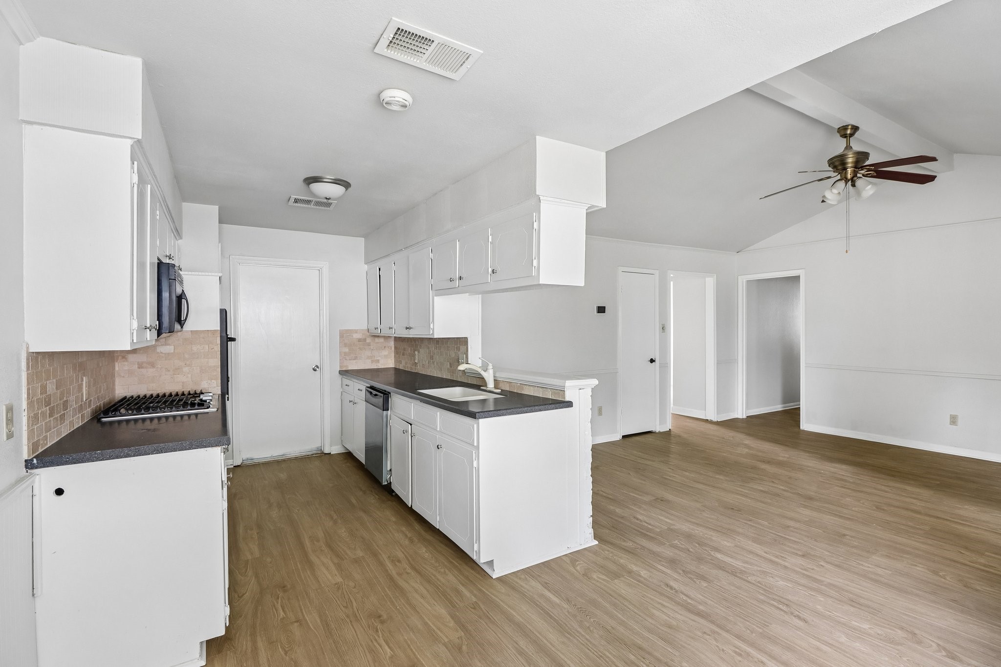 727 Hollyhock Street, Richwood, TX 77531