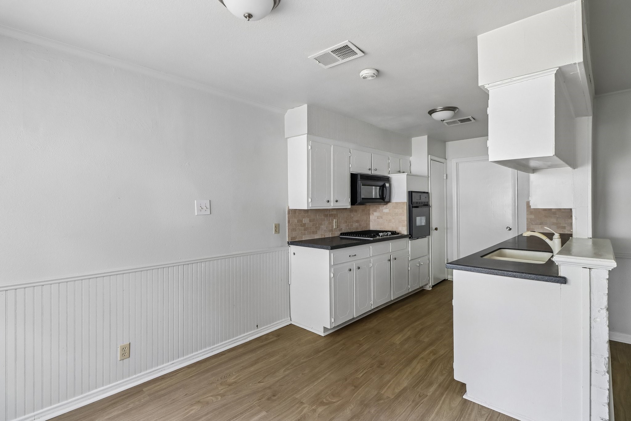 727 Hollyhock Street, Richwood, TX 77531