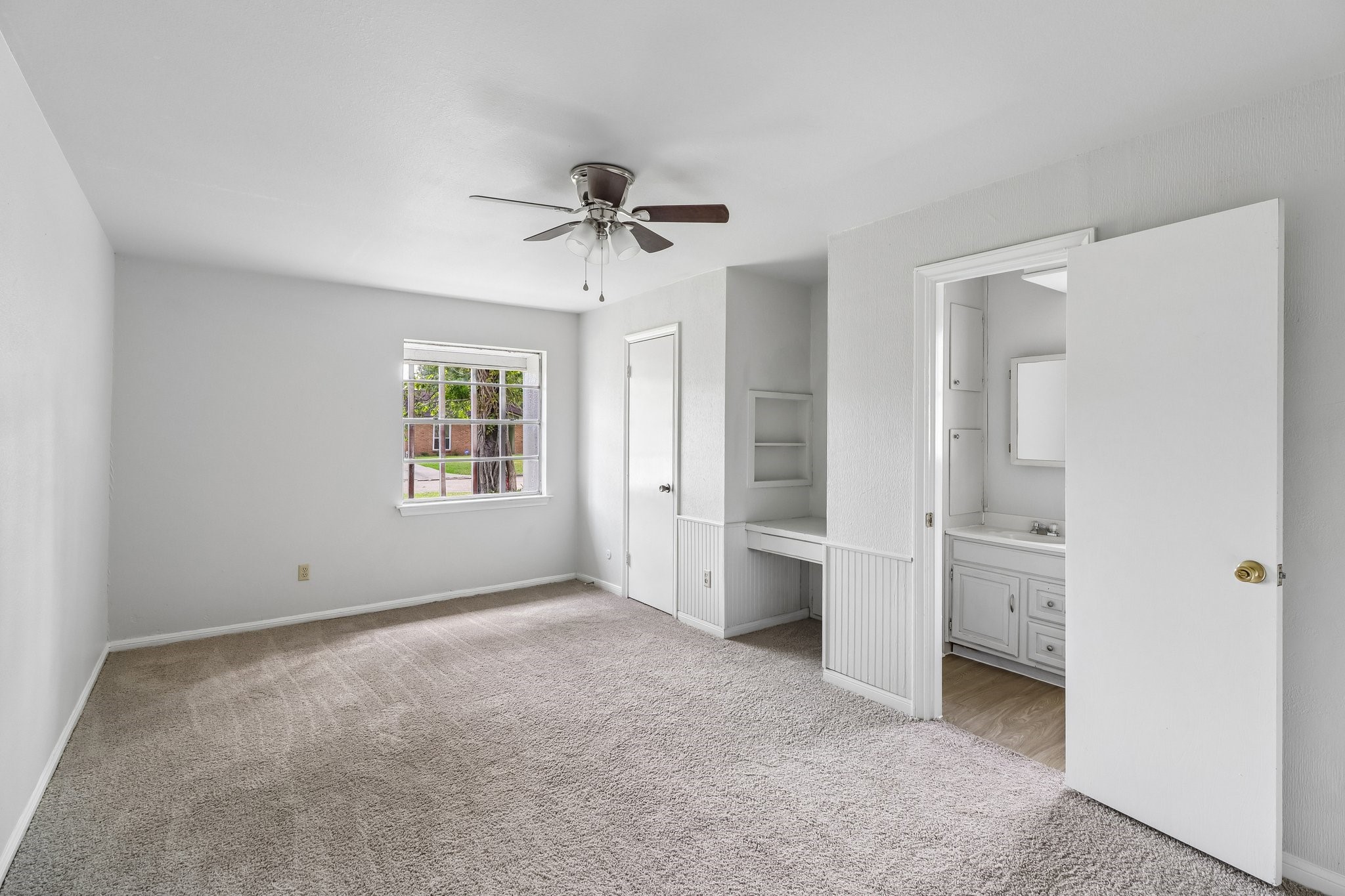 727 Hollyhock Street, Richwood, TX 77531