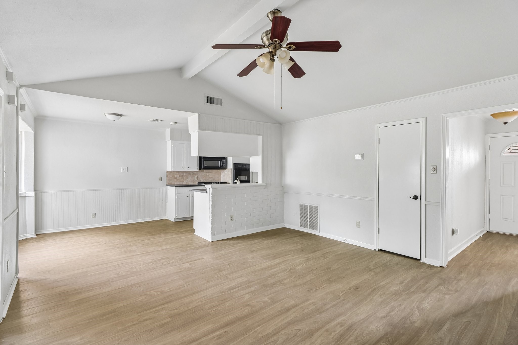 727 Hollyhock Street, Richwood, TX 77531