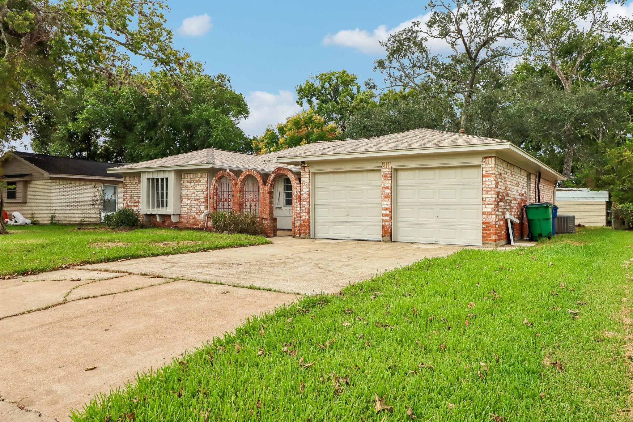 727 Hollyhock Street, Richwood, TX 77531