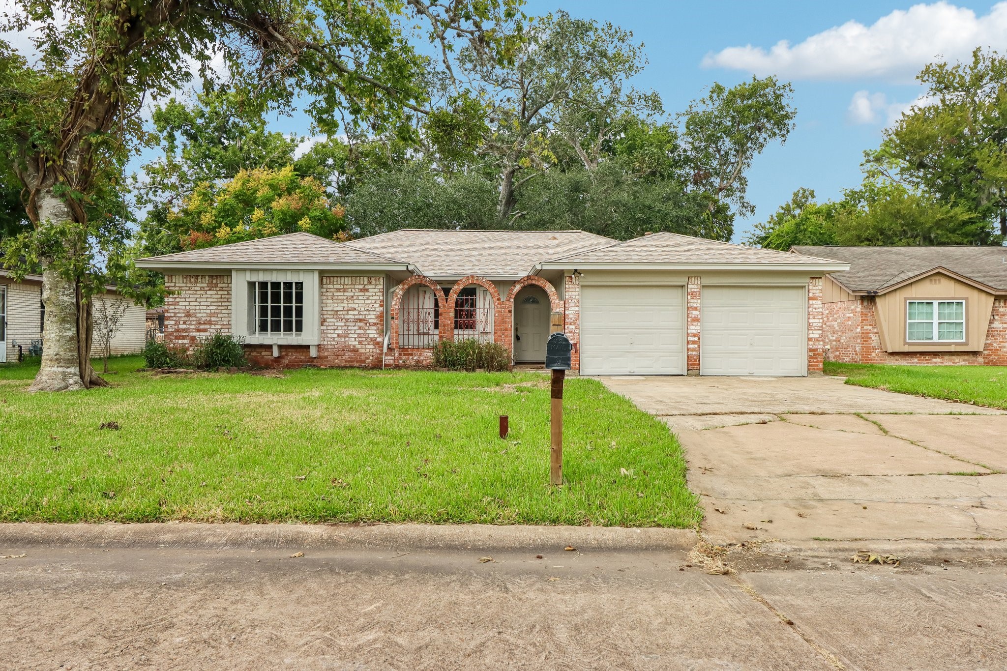 727 Hollyhock Street, Richwood, TX 77531