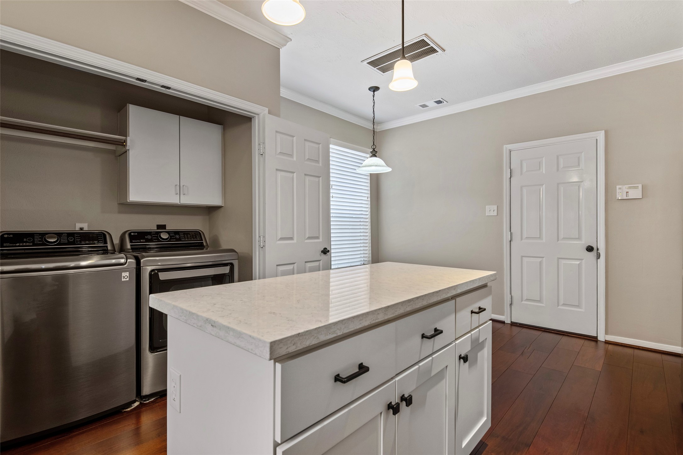 107 S Spiral Vine Circle, The Woodlands, TX 77381