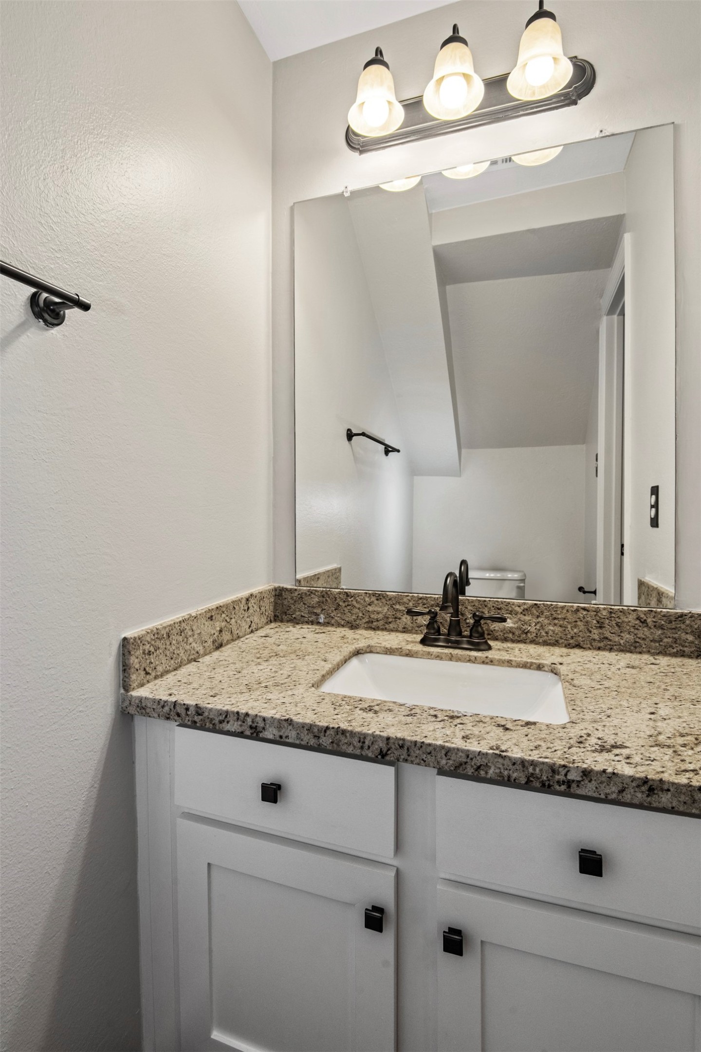 107 S Spiral Vine Circle, The Woodlands, TX 77381