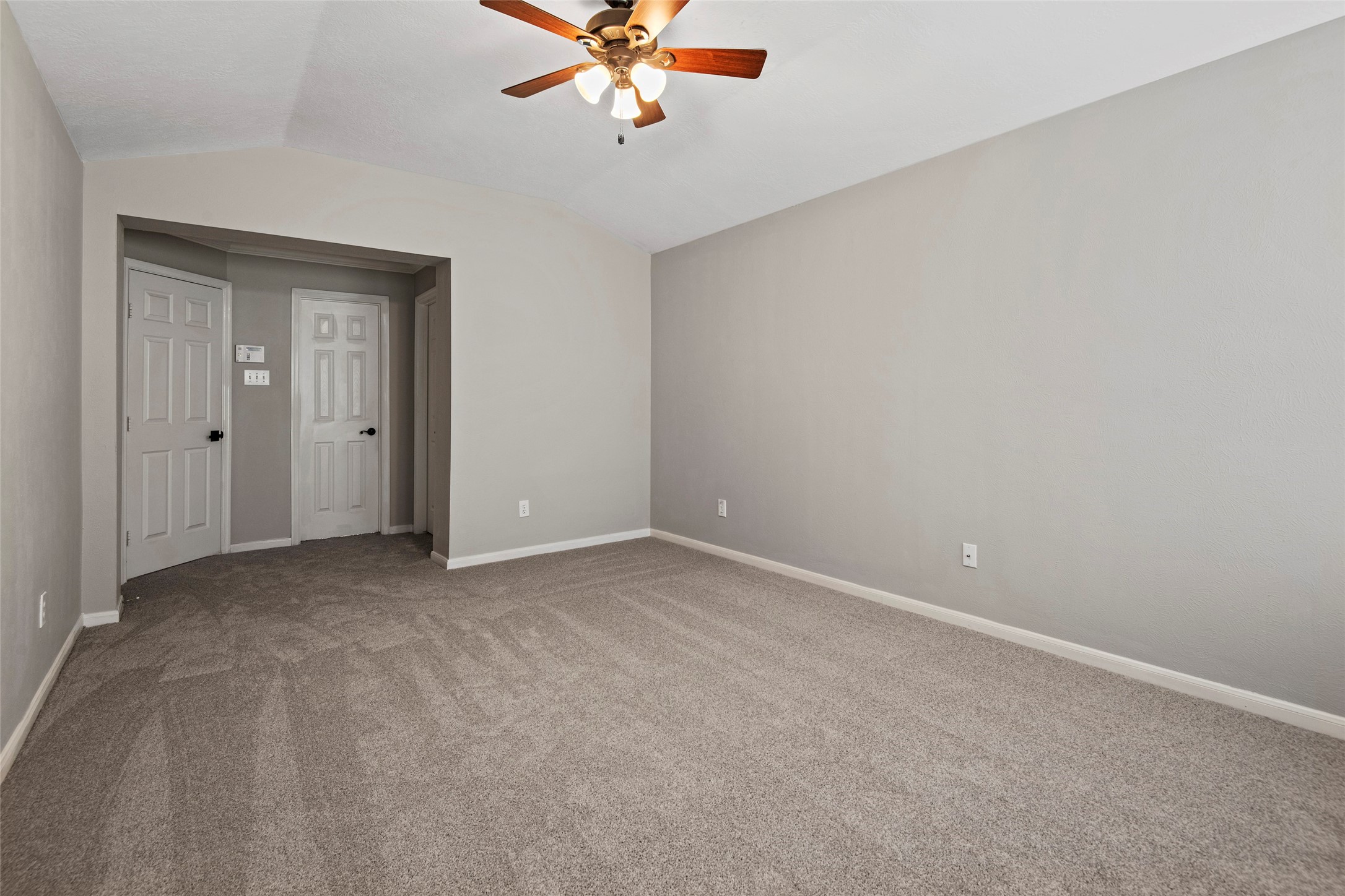 107 S Spiral Vine Circle, The Woodlands, TX 77381