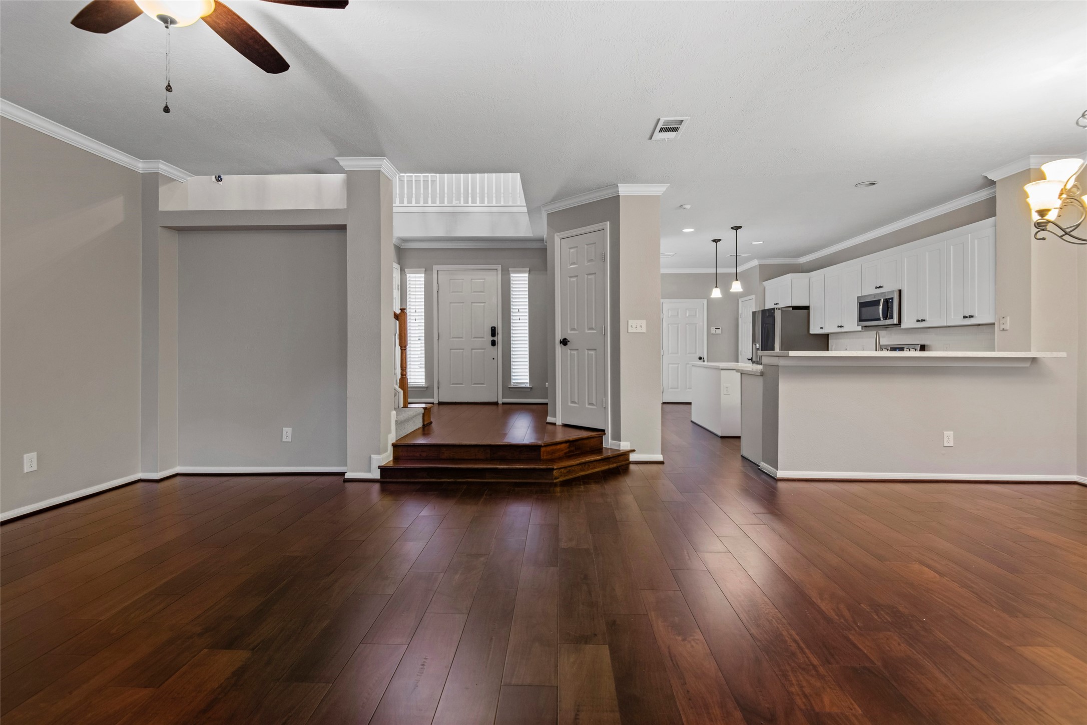 107 S Spiral Vine Circle, The Woodlands, TX 77381