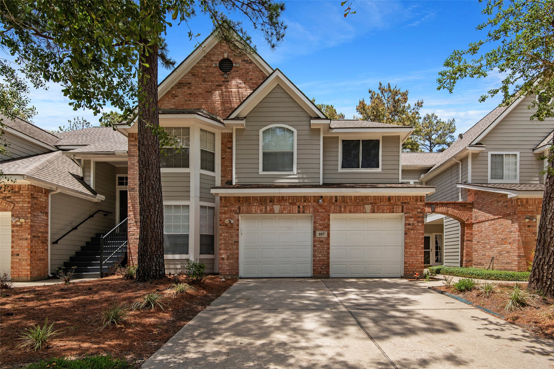 107 S Spiral Vine Circle, The Woodlands, TX 77381