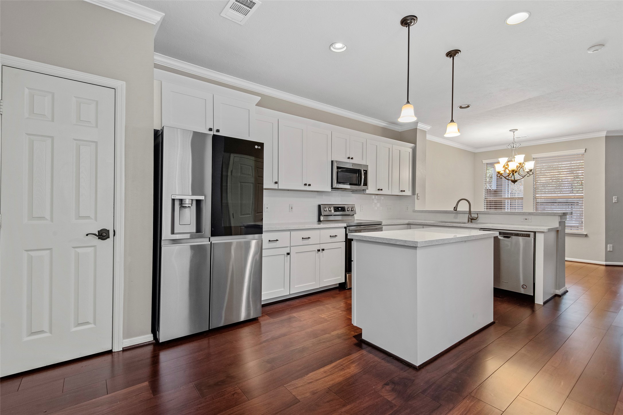 107 S Spiral Vine Circle, The Woodlands, TX 77381